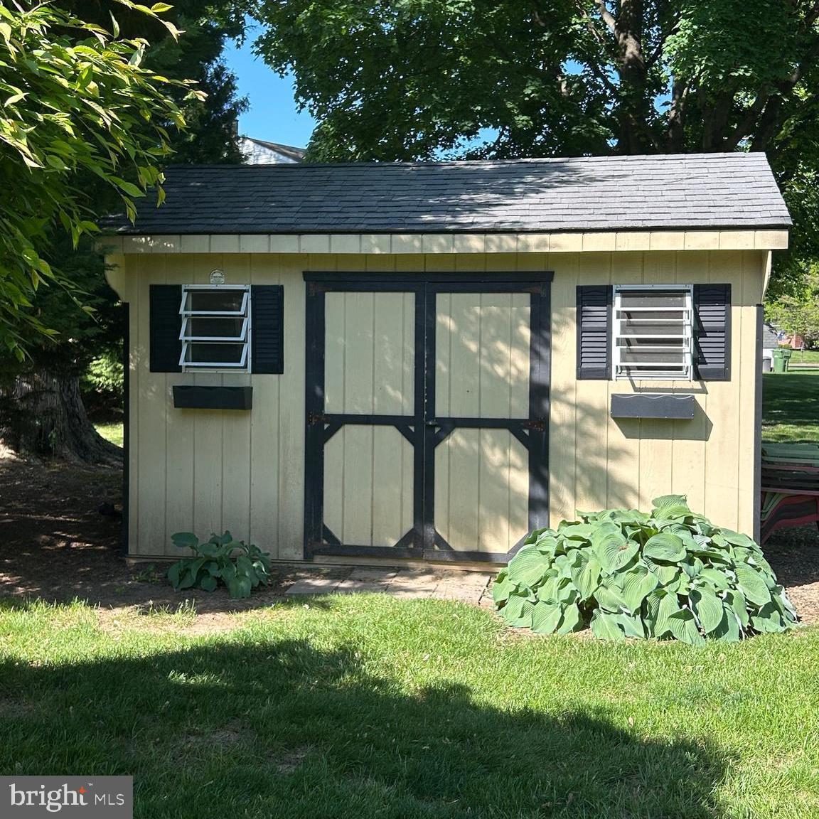 EXECUTIVE ESTATES - Residential