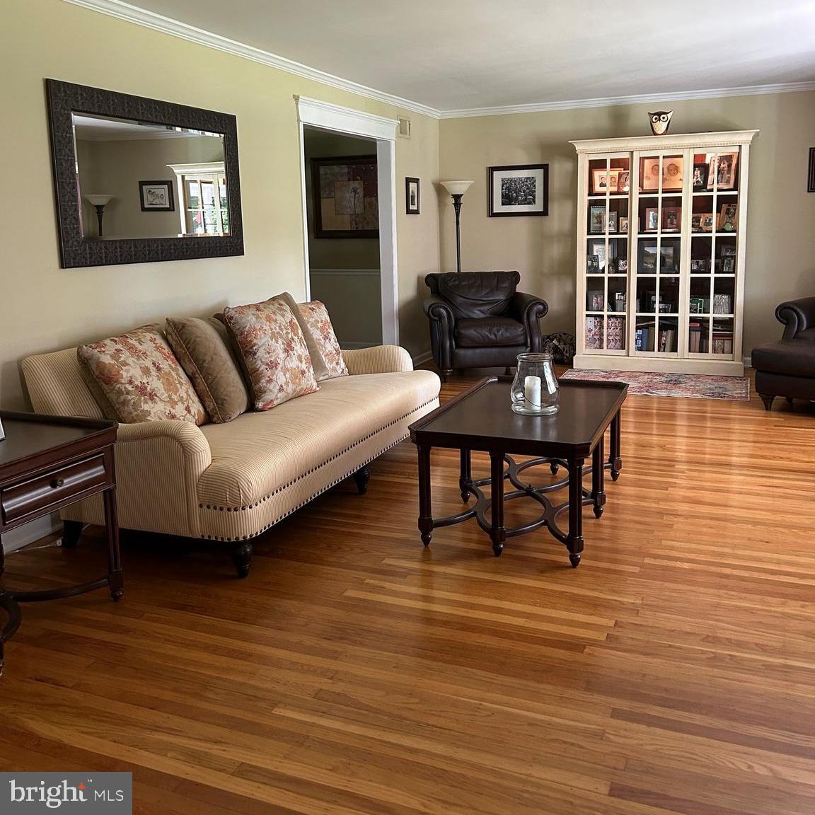 EXECUTIVE ESTATES - Residential