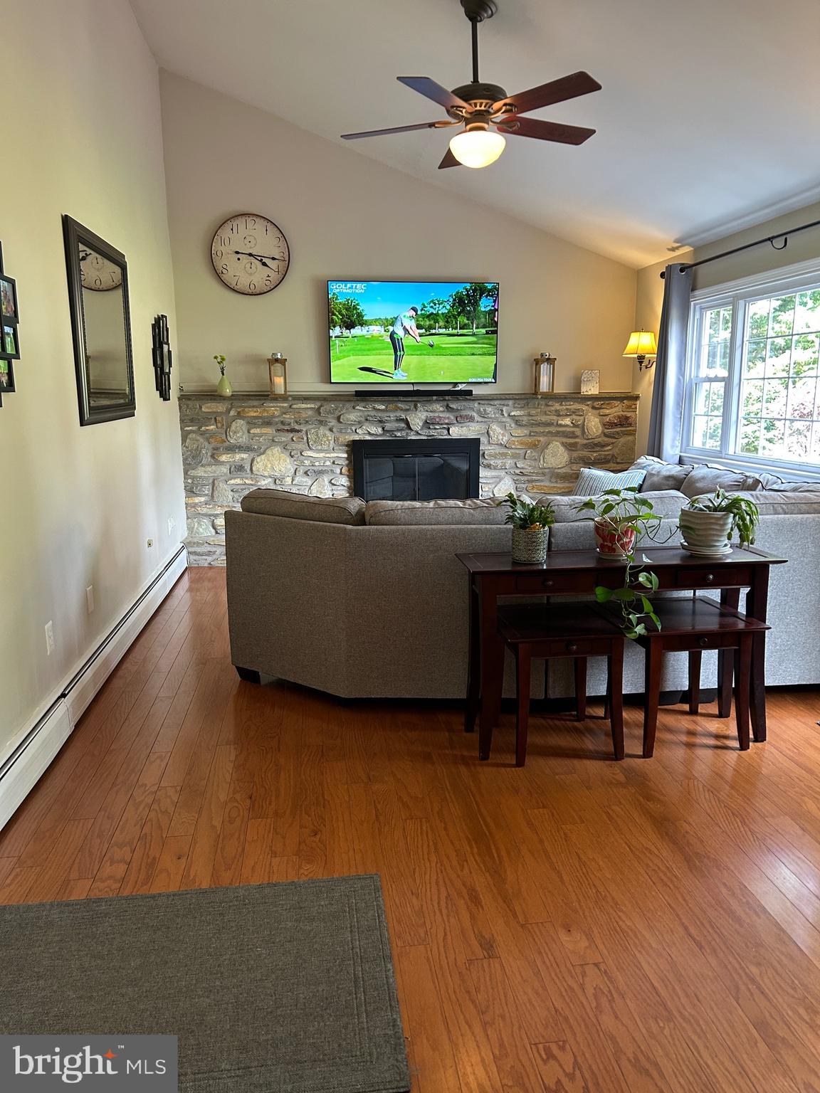 EXECUTIVE ESTATES - Residential