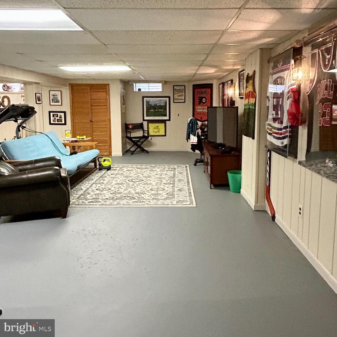 EXECUTIVE ESTATES - Residential