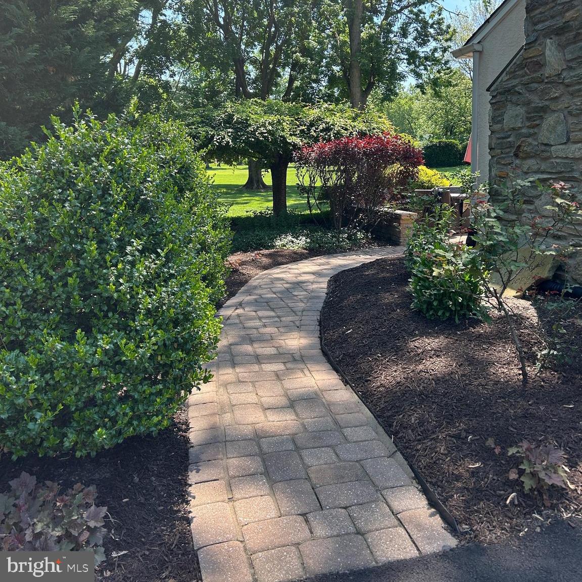 EXECUTIVE ESTATES - Residential