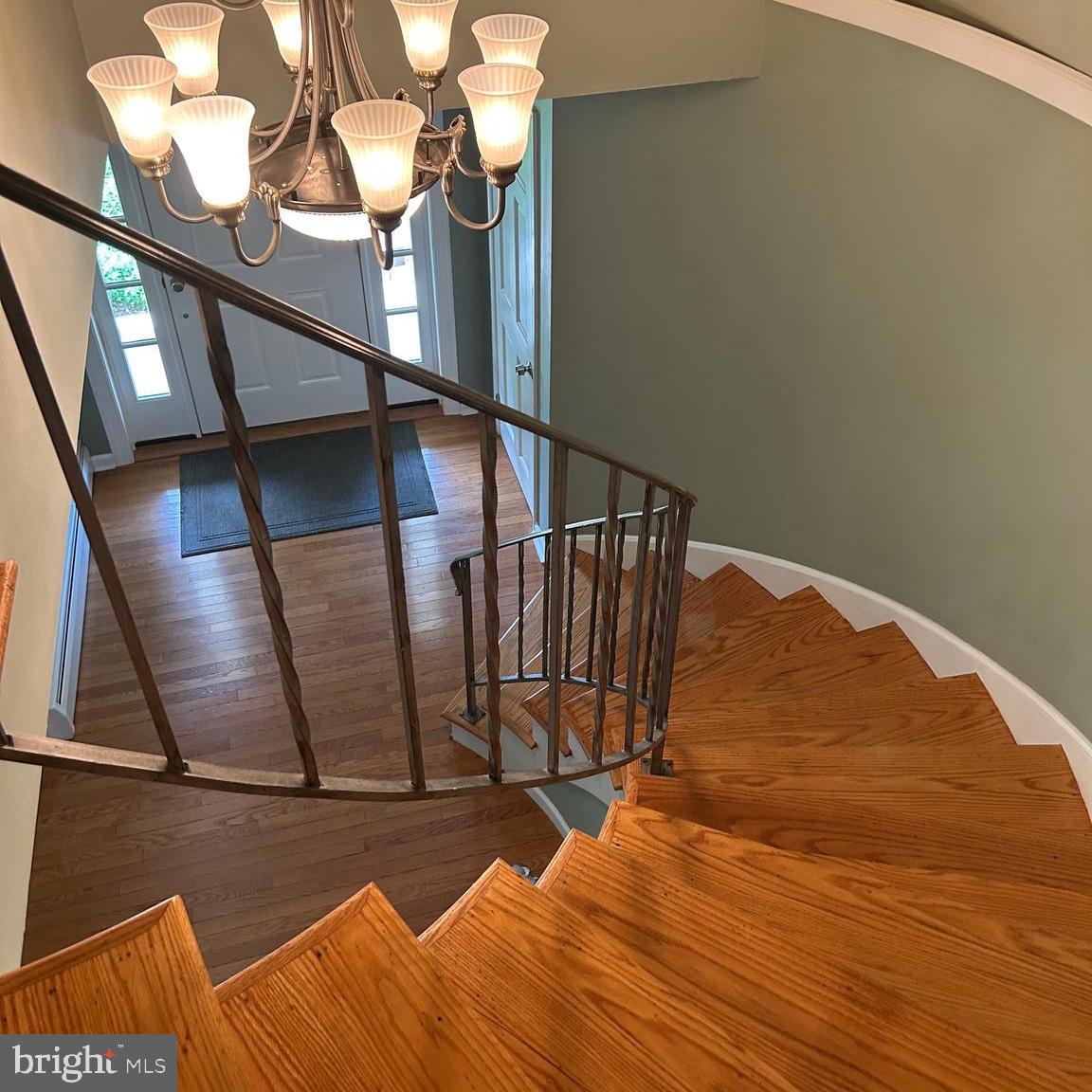 EXECUTIVE ESTATES - Residential