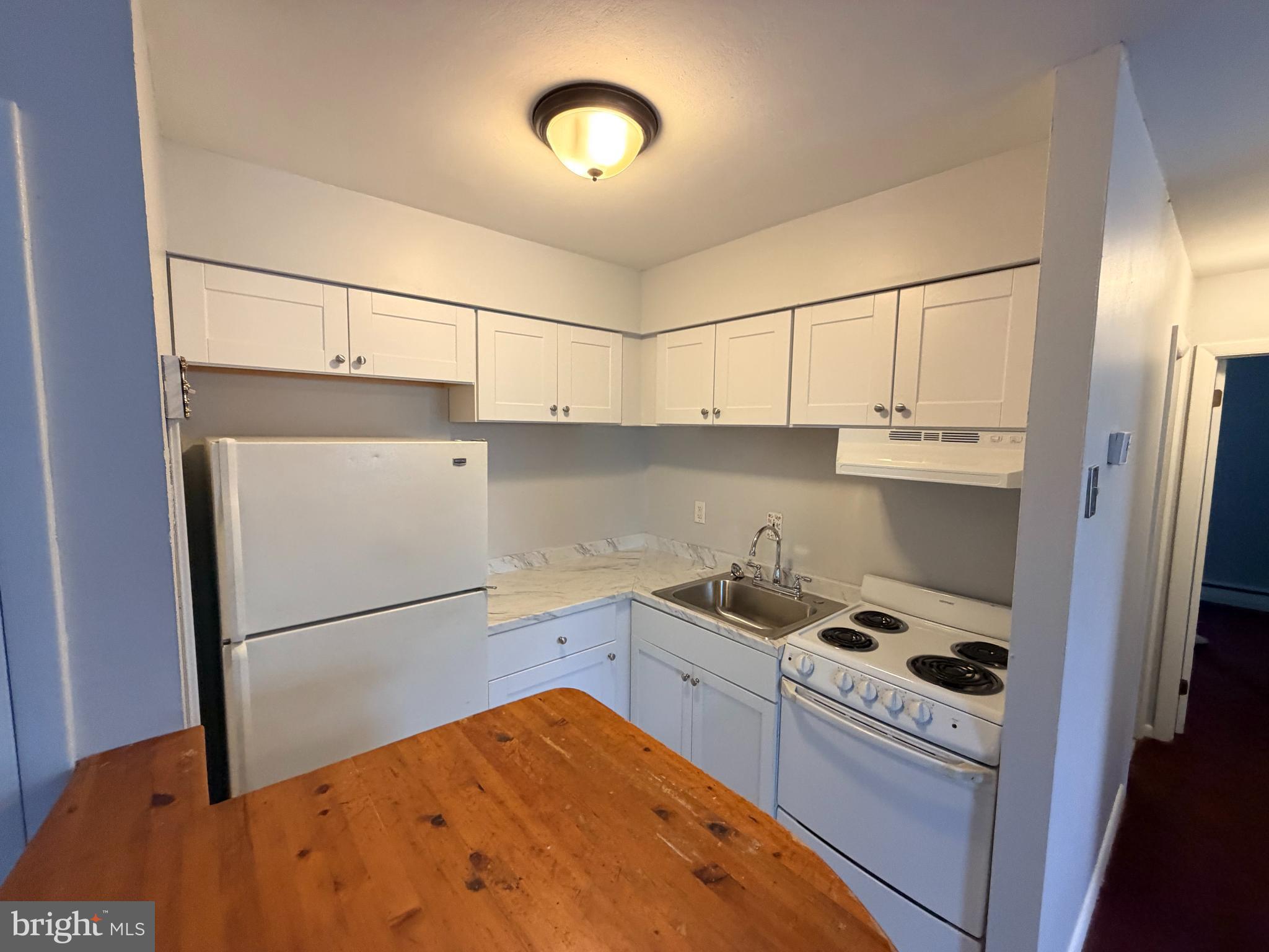 ASTON ARMS - Residential