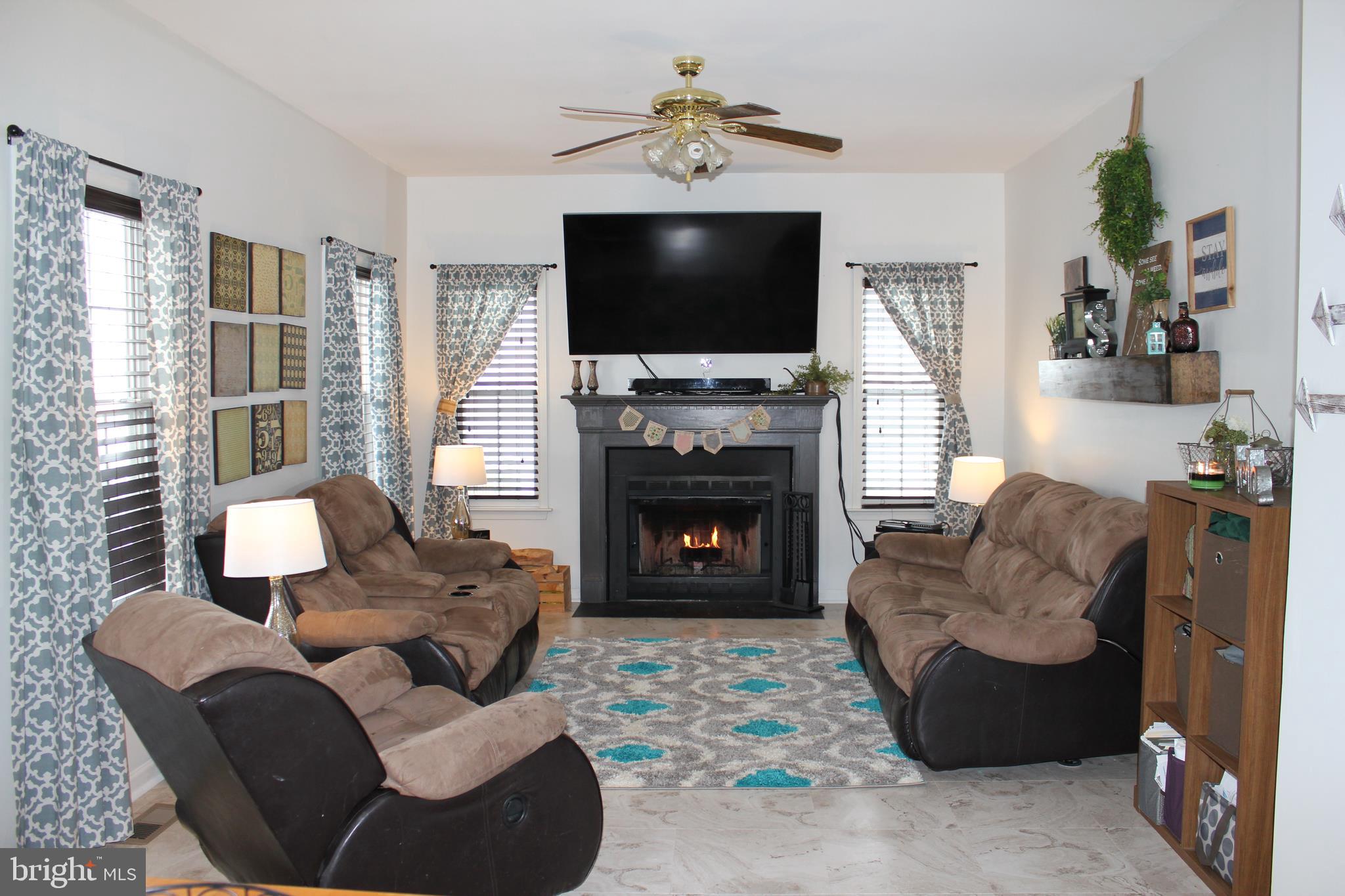 HILLSIDE - Residential