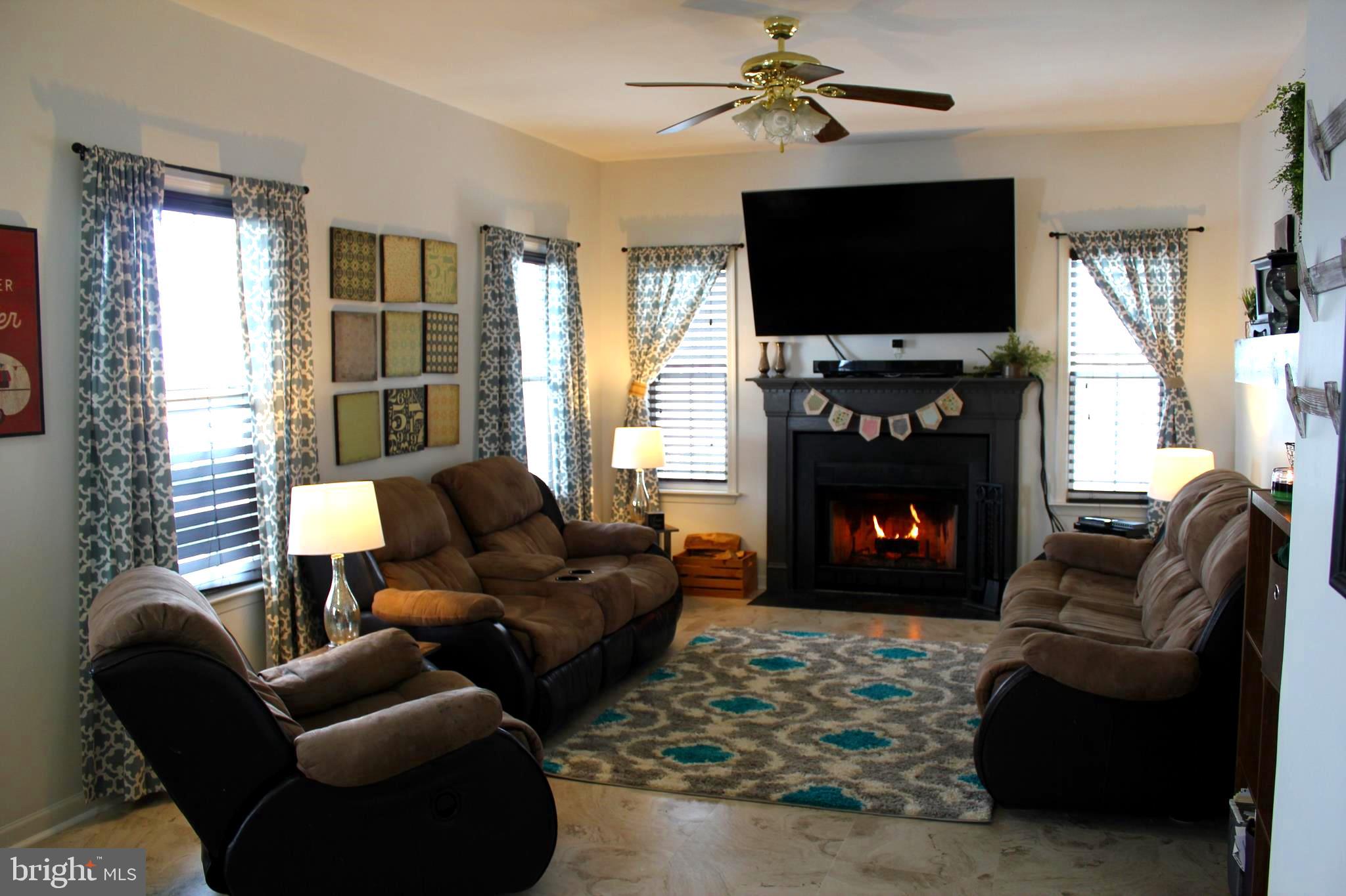 HILLSIDE - Residential