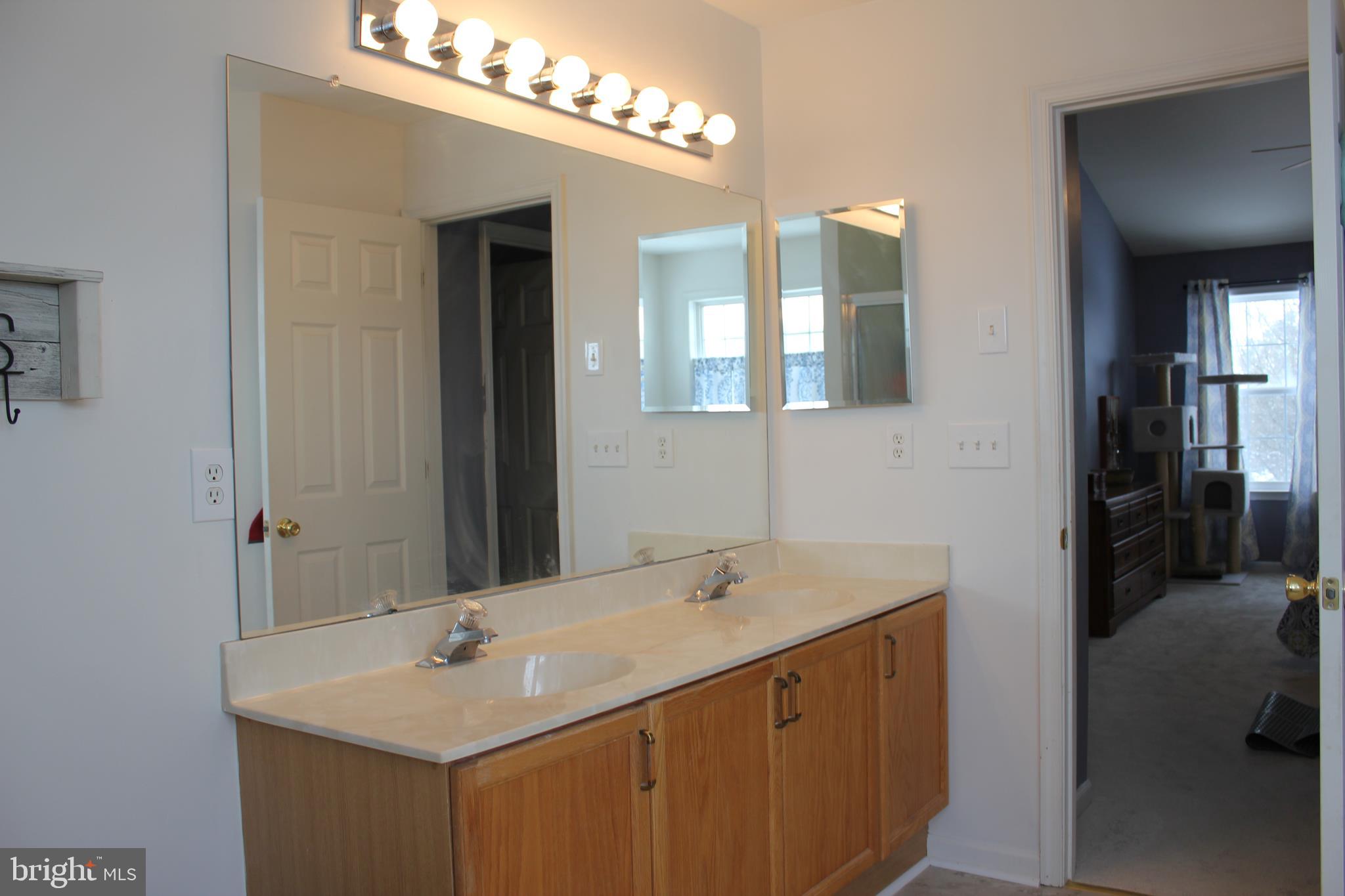 HILLSIDE - Residential