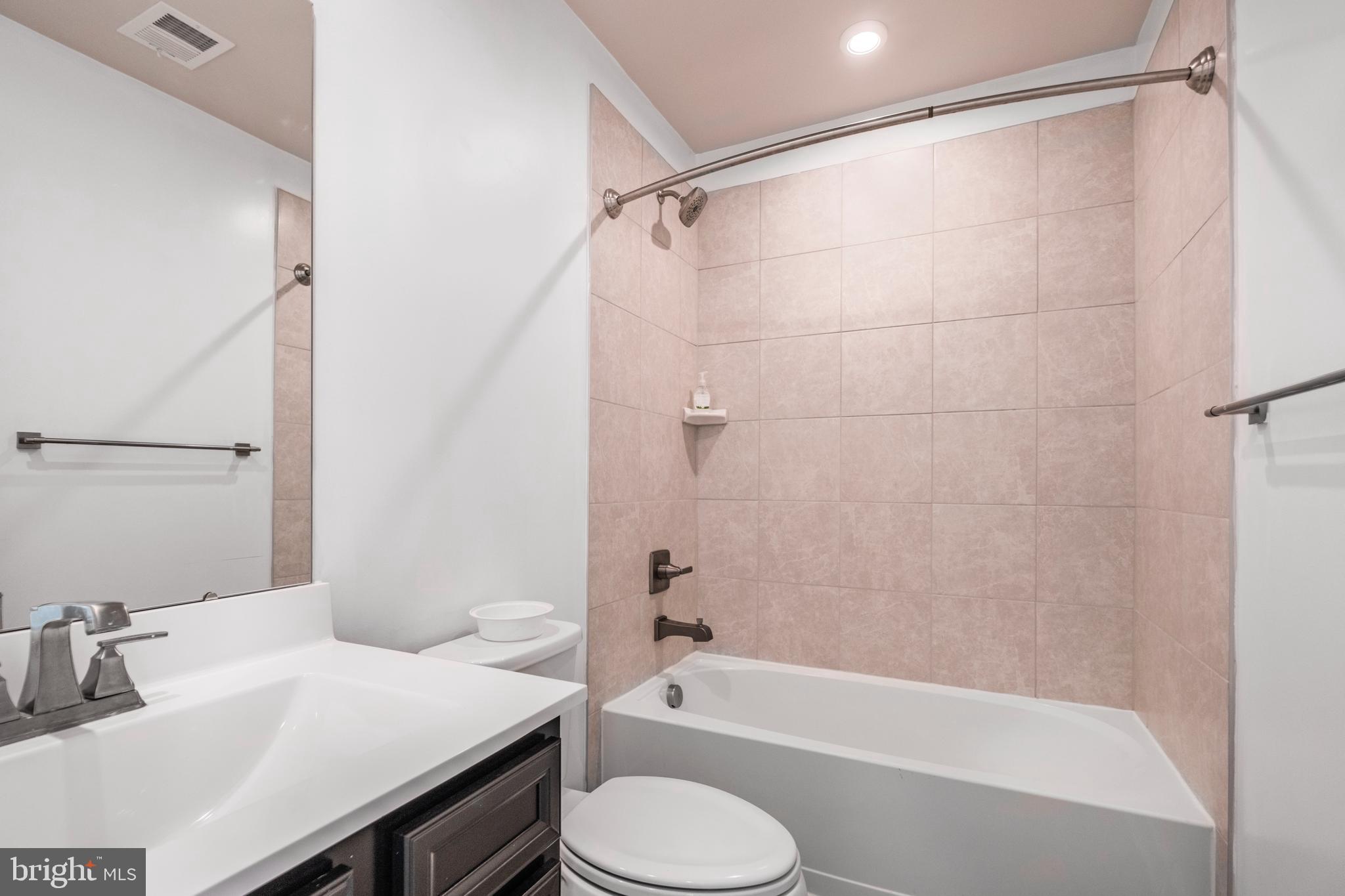 BROOKLYN PARK - Residential Lease