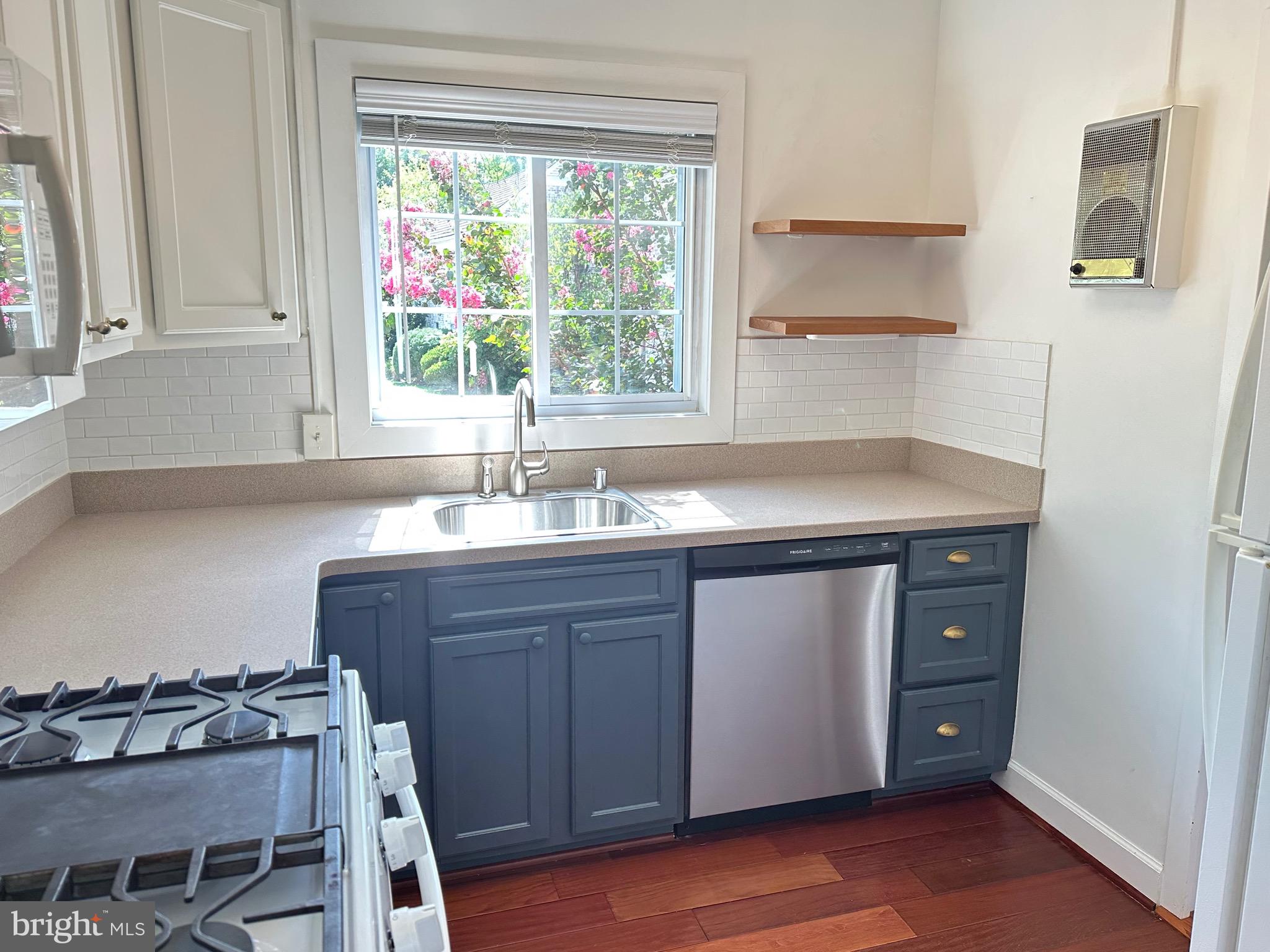 1423 MARTHA CUSTIS DRIVE