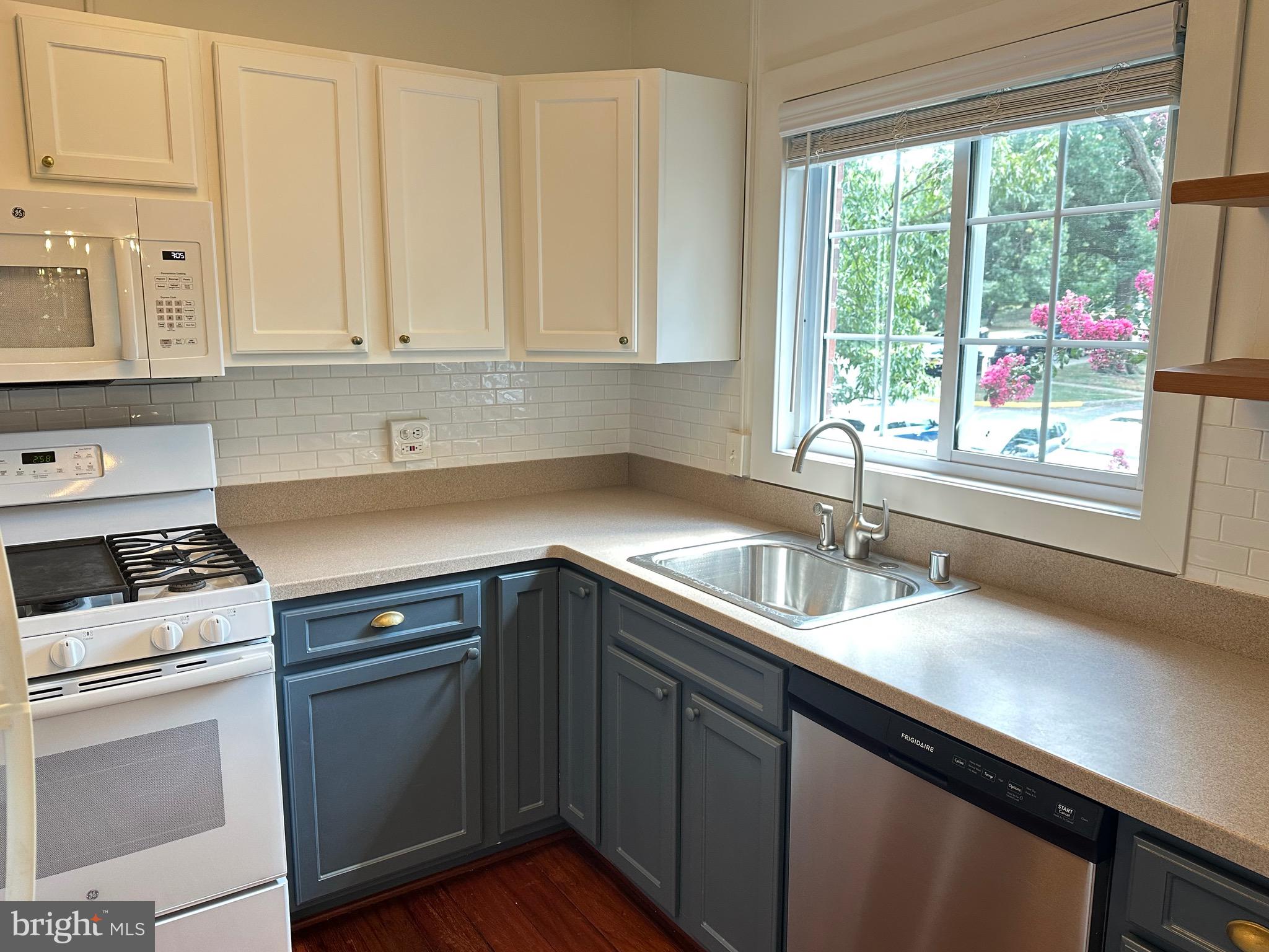 1423 MARTHA CUSTIS DRIVE