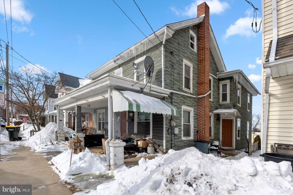 Photo of 106 Lincoln Avenue, EPHRATA, PA 17522 (MLS # PALA2082518)