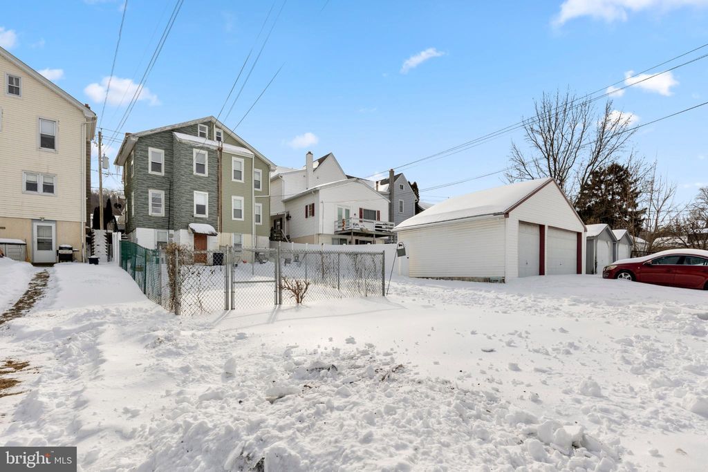 Photo of 106 Lincoln Avenue, EPHRATA, PA 17522 (MLS # PALA2082518)