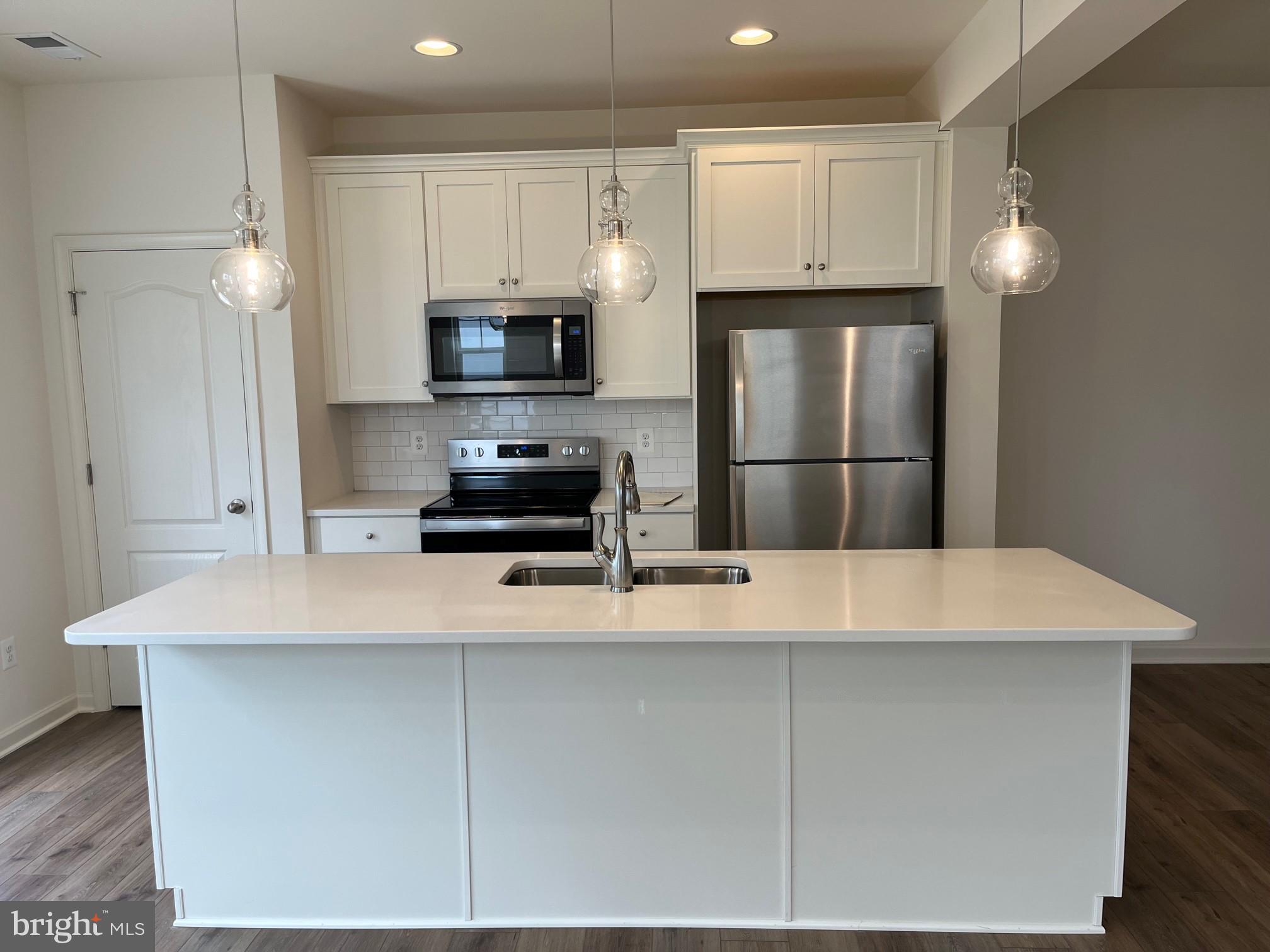 OVERLOOK AT RIVERSIDE TOWNHOMES - Residential