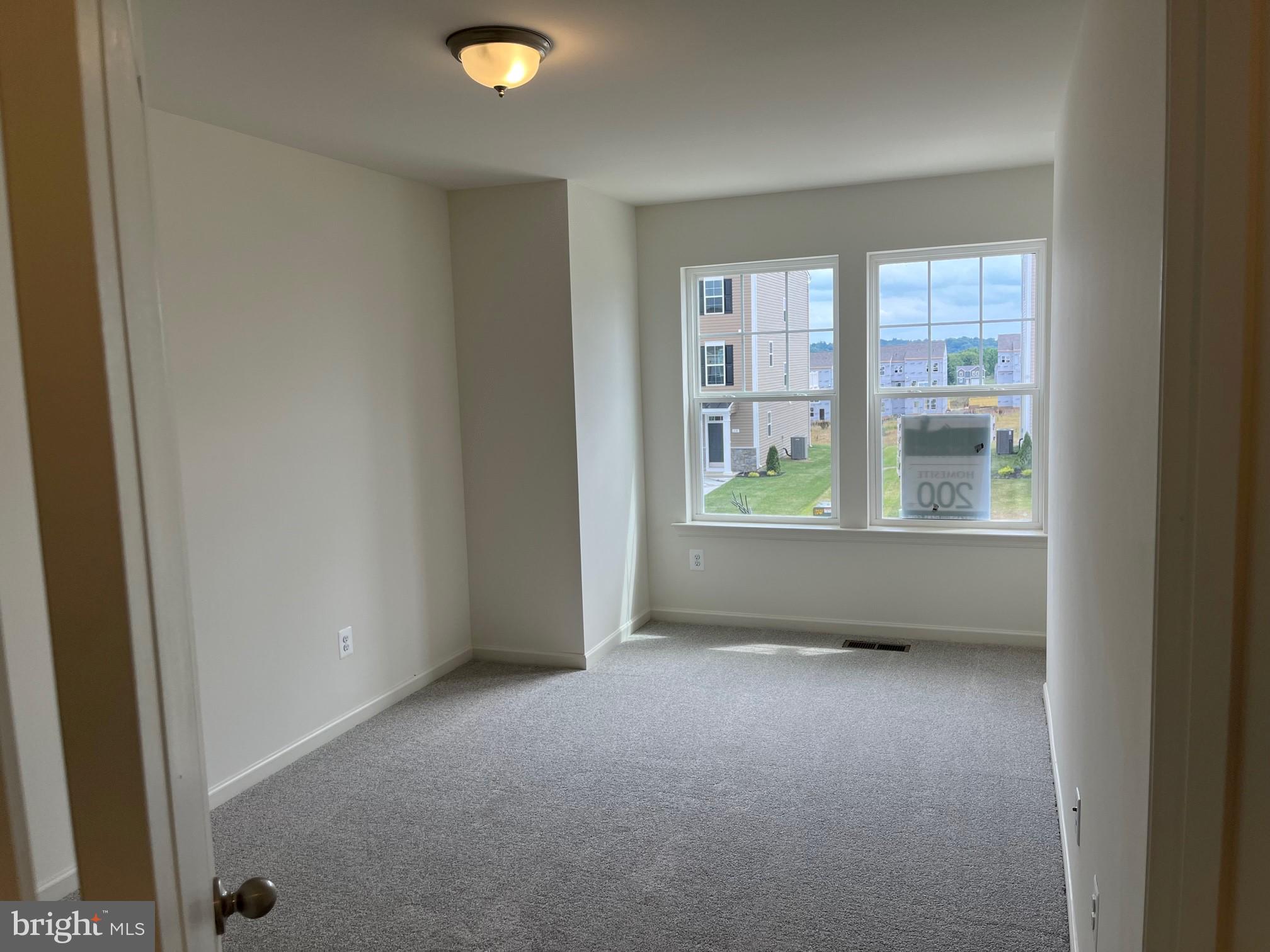 OVERLOOK AT RIVERSIDE TOWNHOMES - Residential