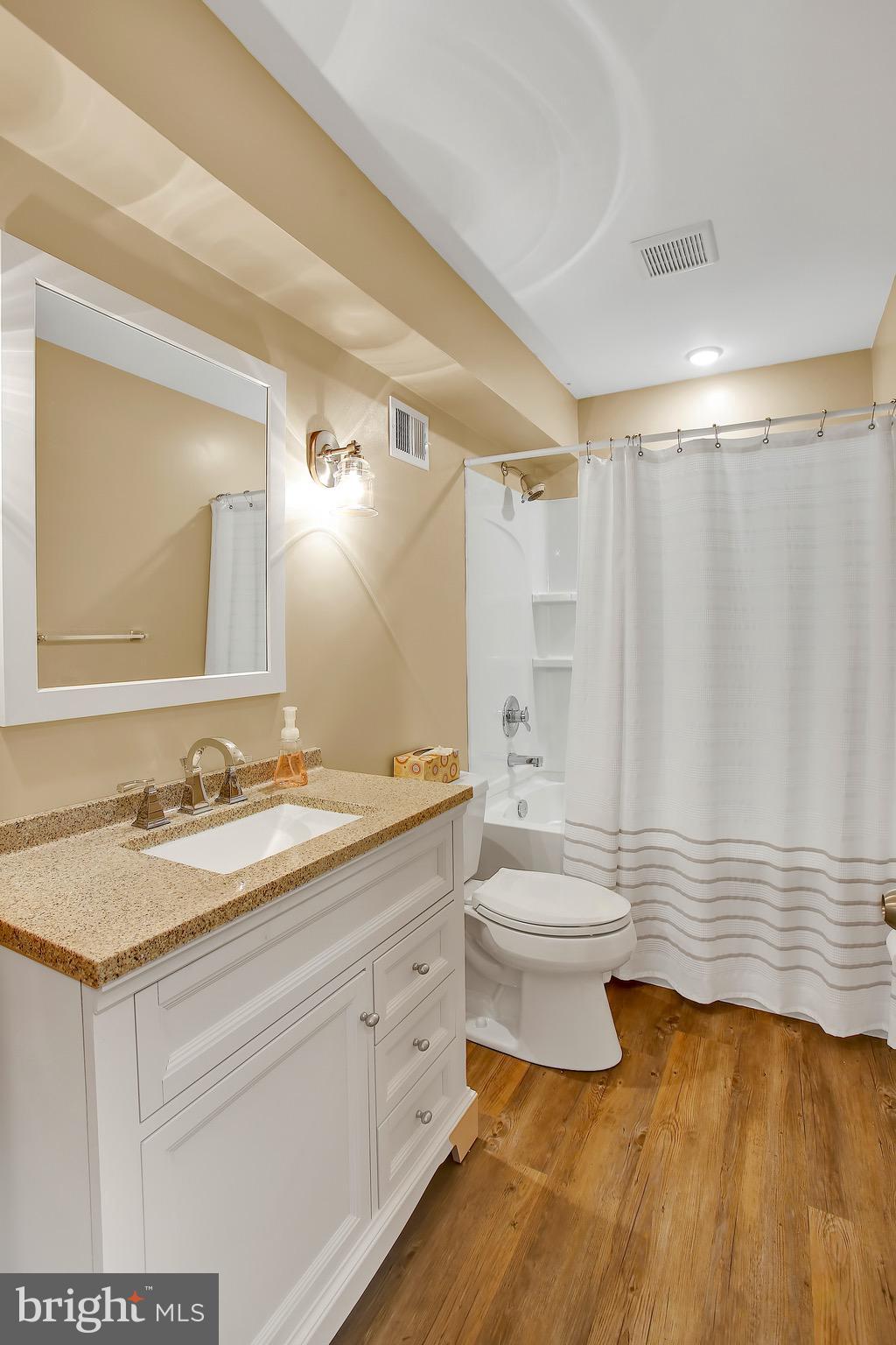 MANHATTAN BEACH - Residential