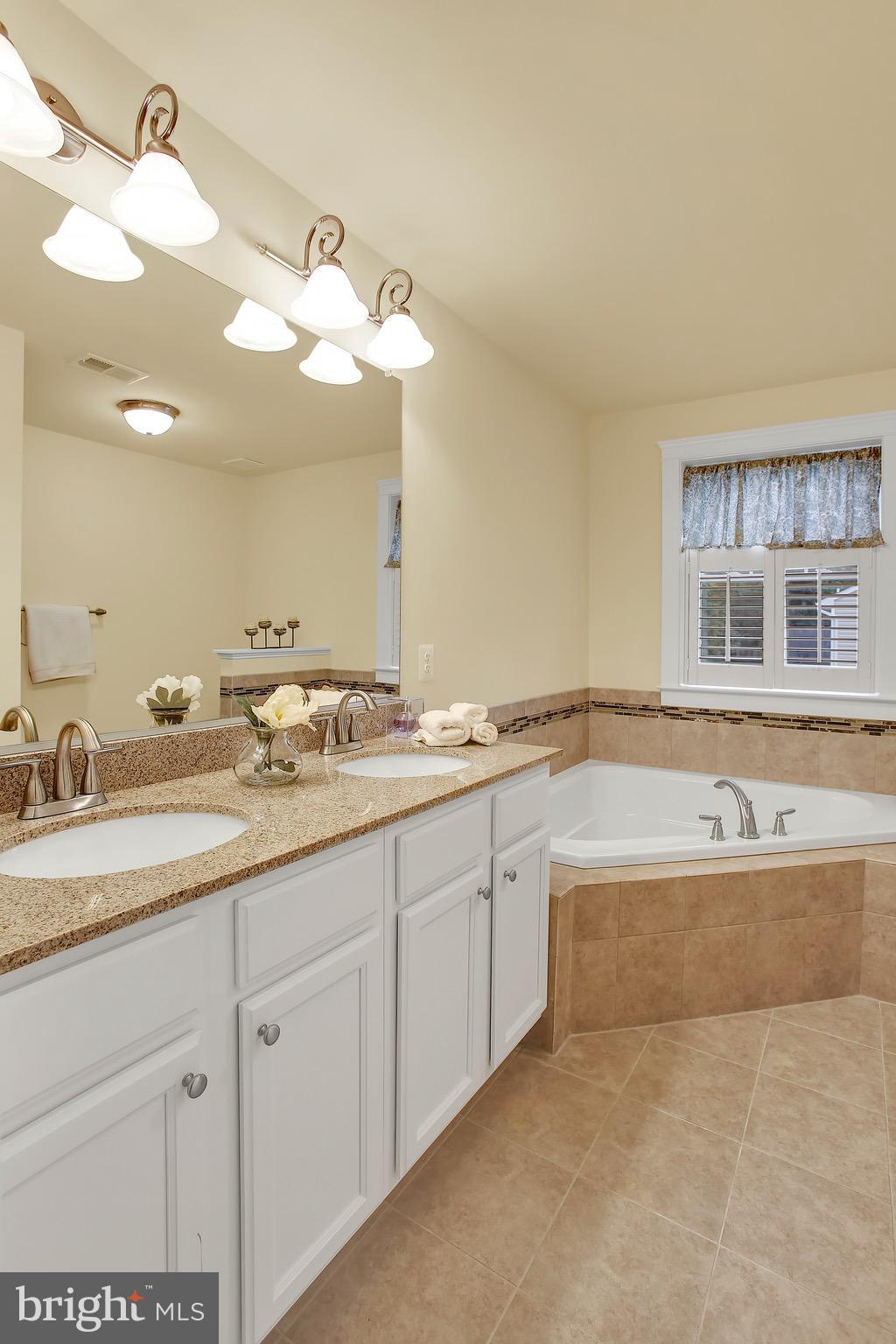 MANHATTAN BEACH - Residential