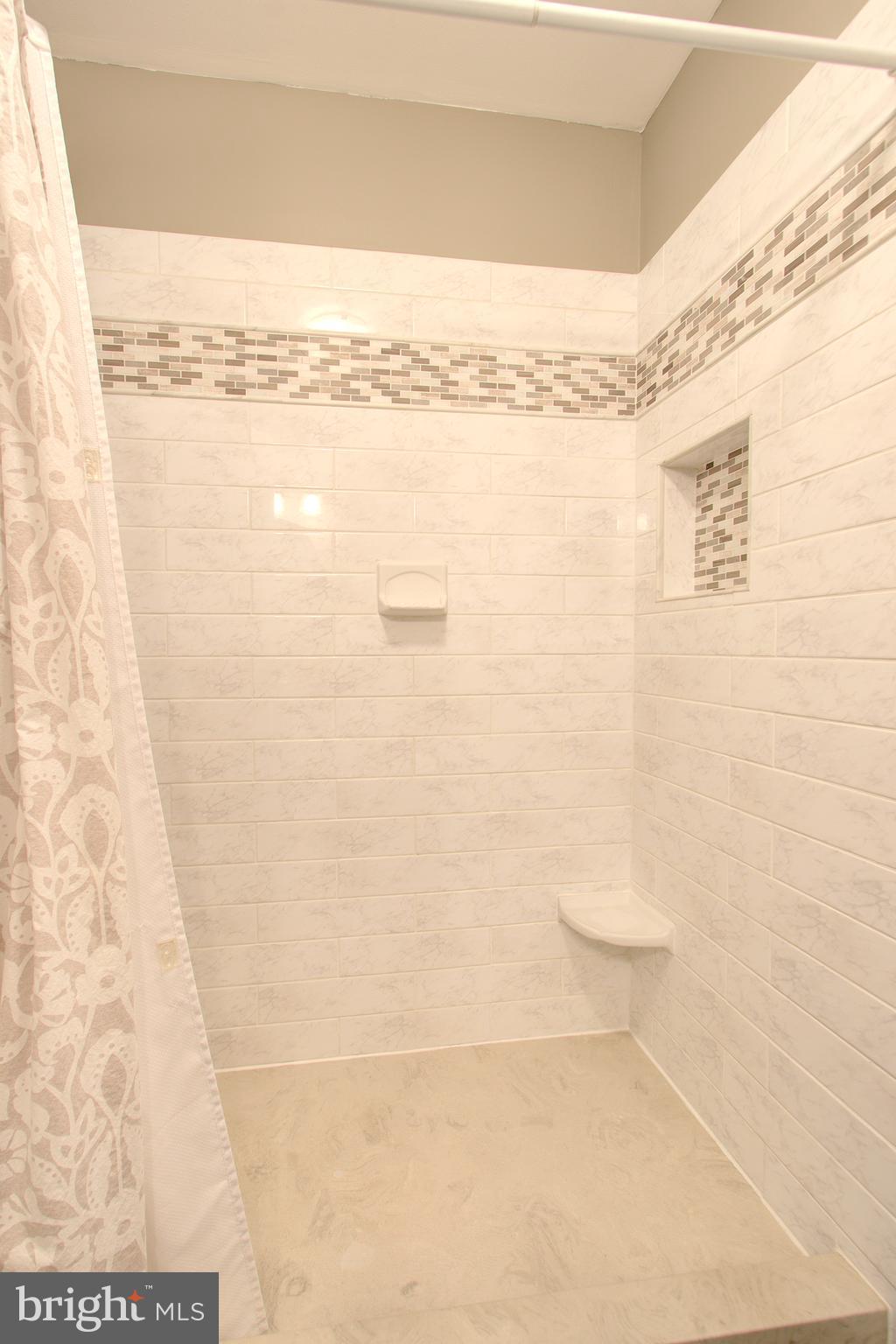 LOWES ISLAND/CASCADES - Residential