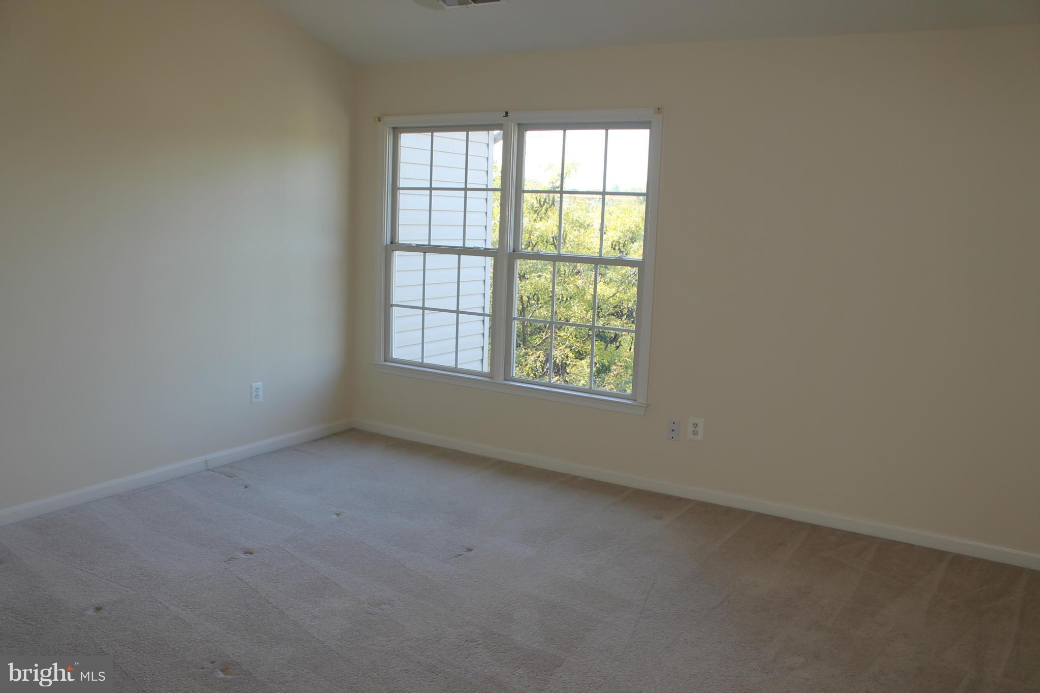 POTOMAC LAKES - Residential Lease