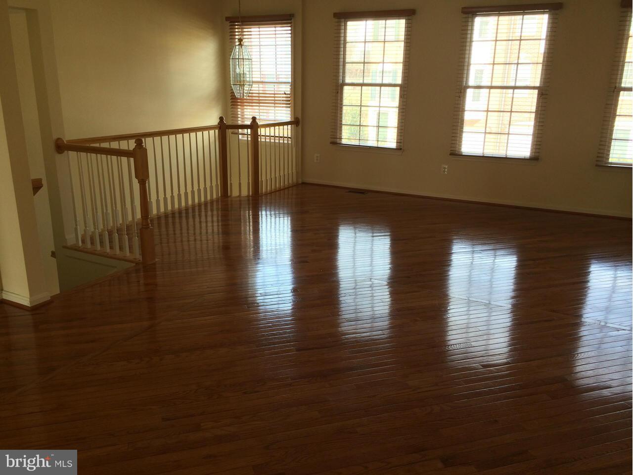 POTOMAC LAKES - Residential Lease