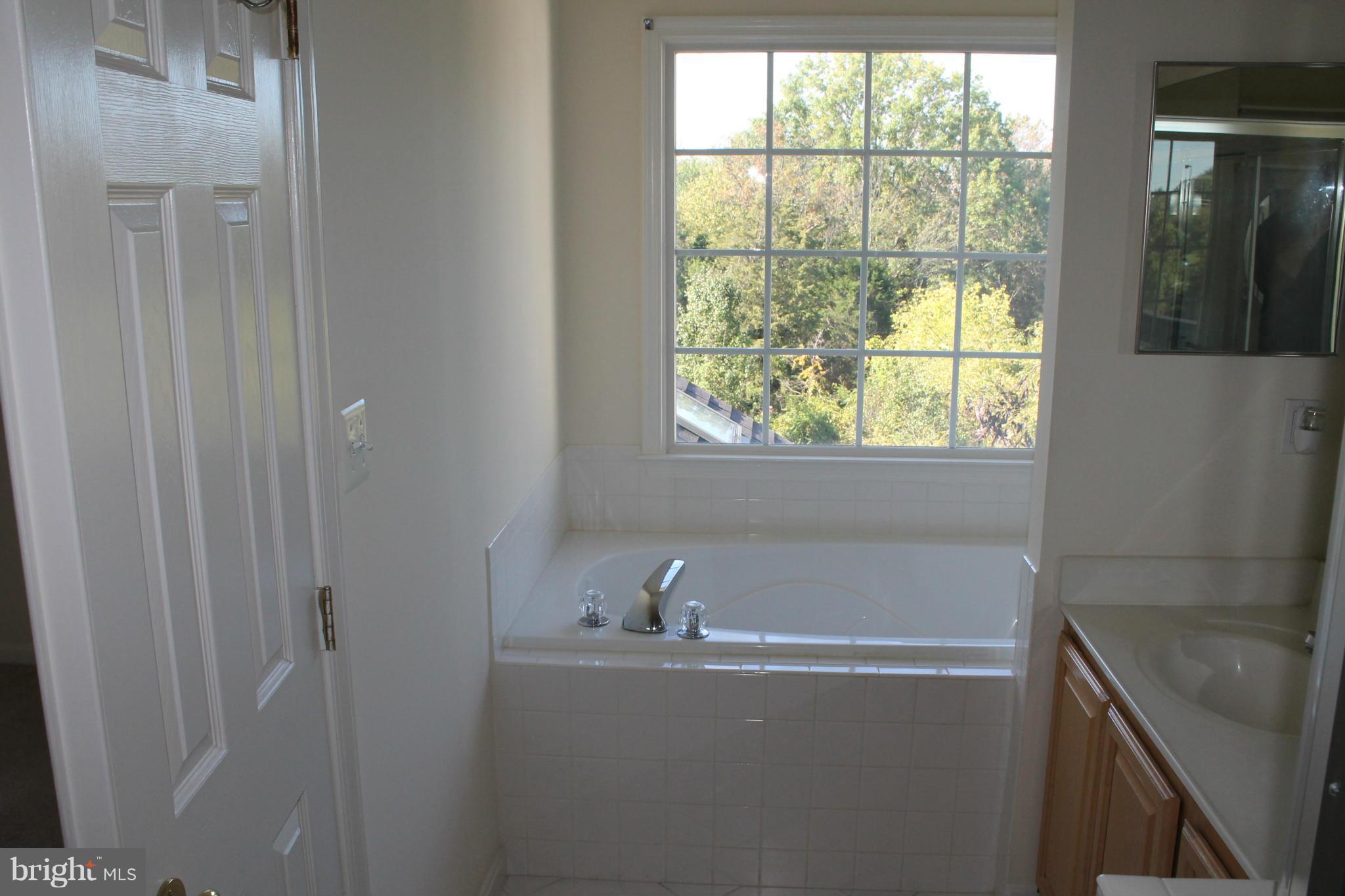 POTOMAC LAKES - Residential Lease