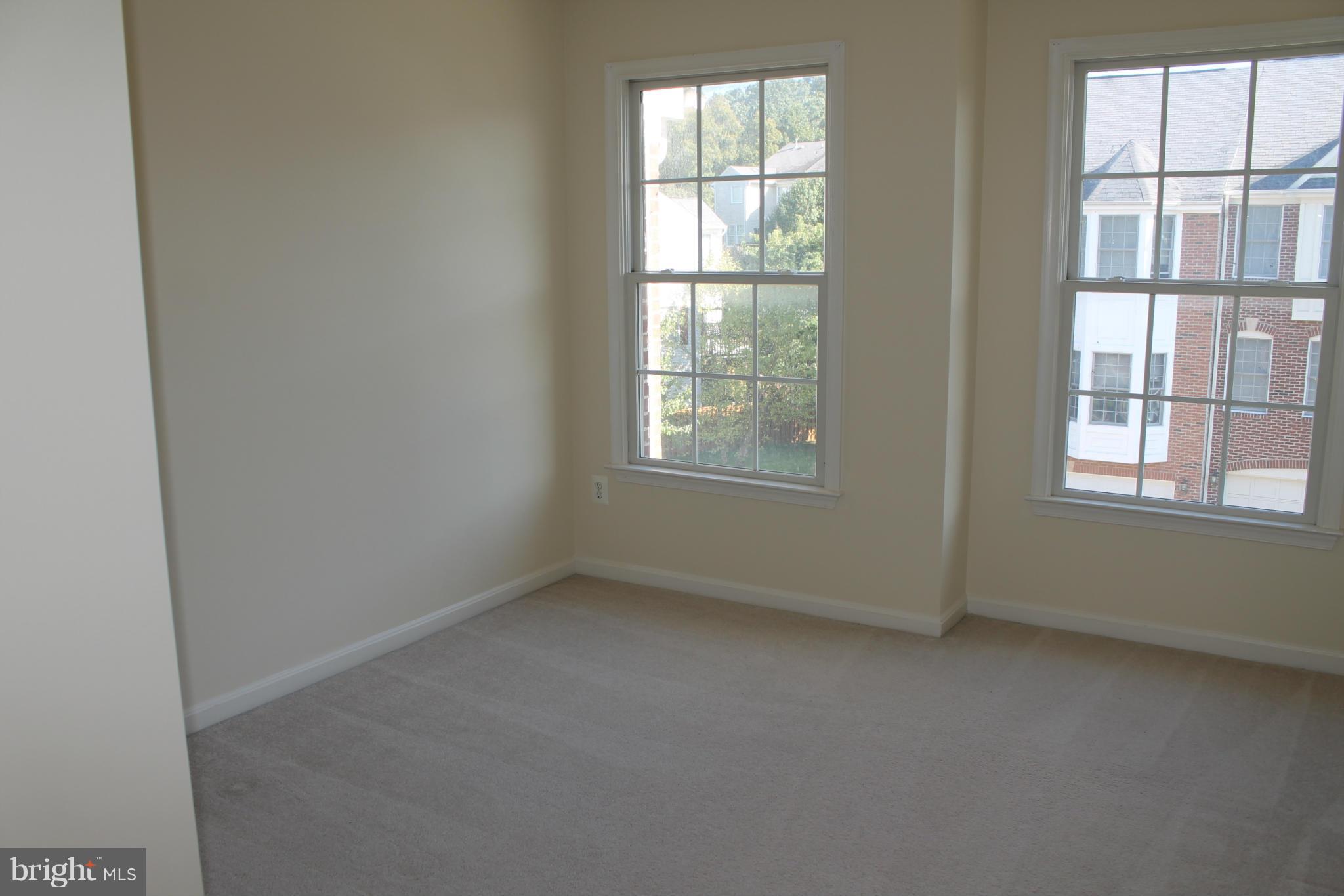 POTOMAC LAKES - Residential Lease