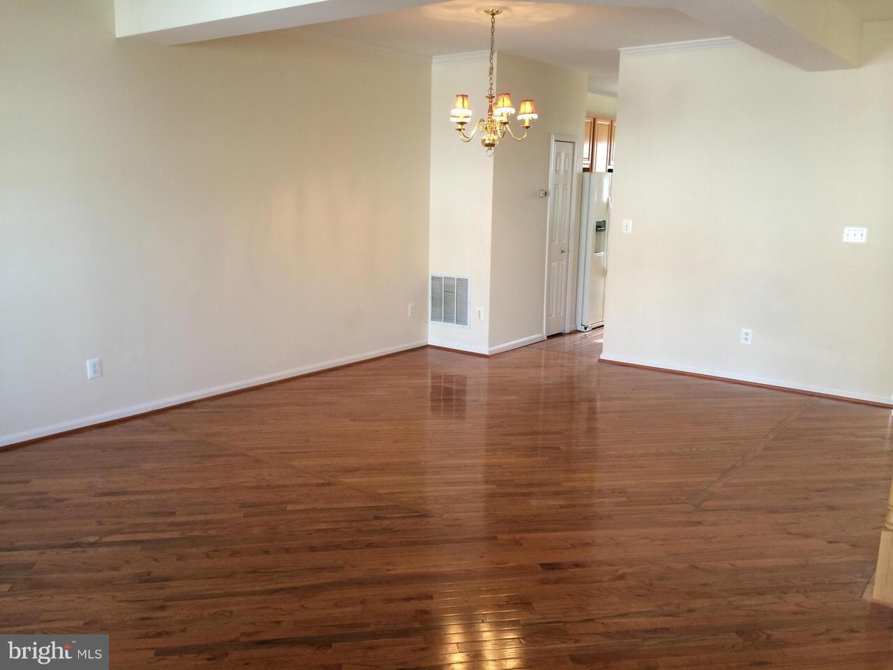 POTOMAC LAKES - Residential Lease