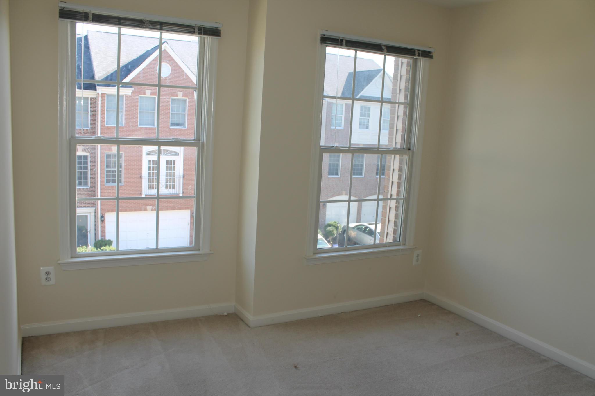 POTOMAC LAKES - Residential Lease