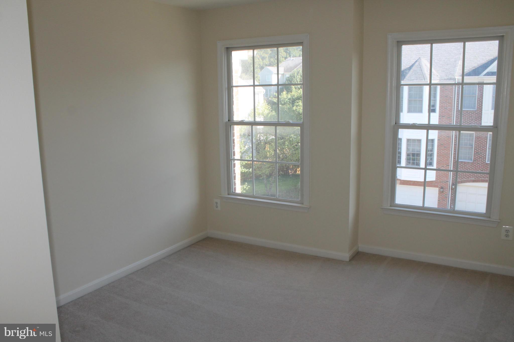 POTOMAC LAKES - Residential Lease