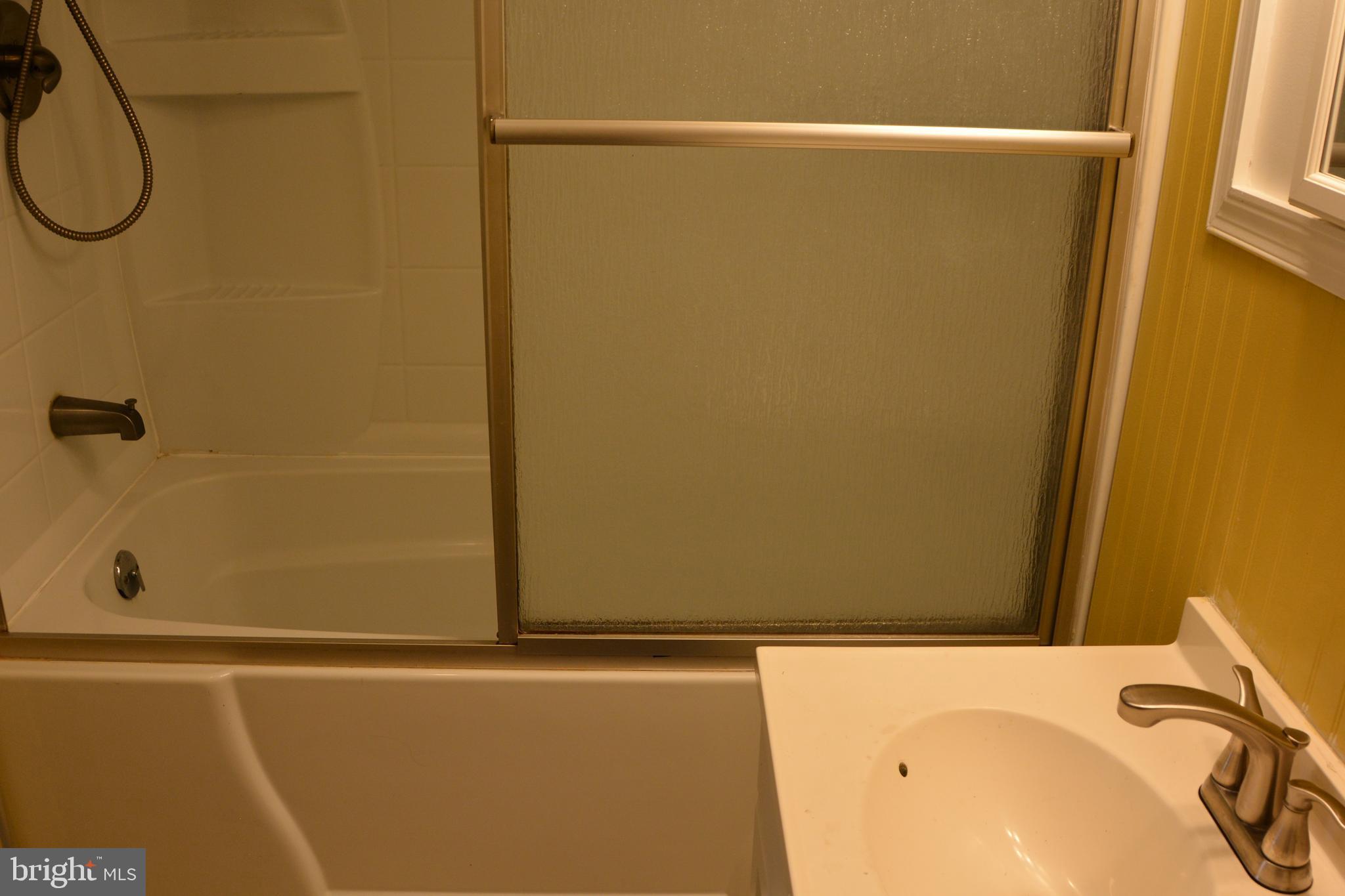 DEERFIELD - Residential Lease