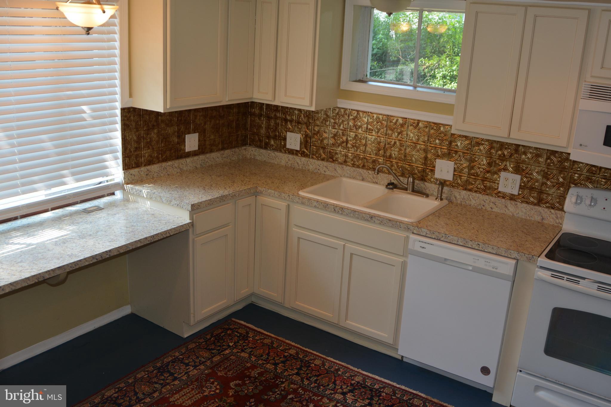 DEERFIELD - Residential Lease