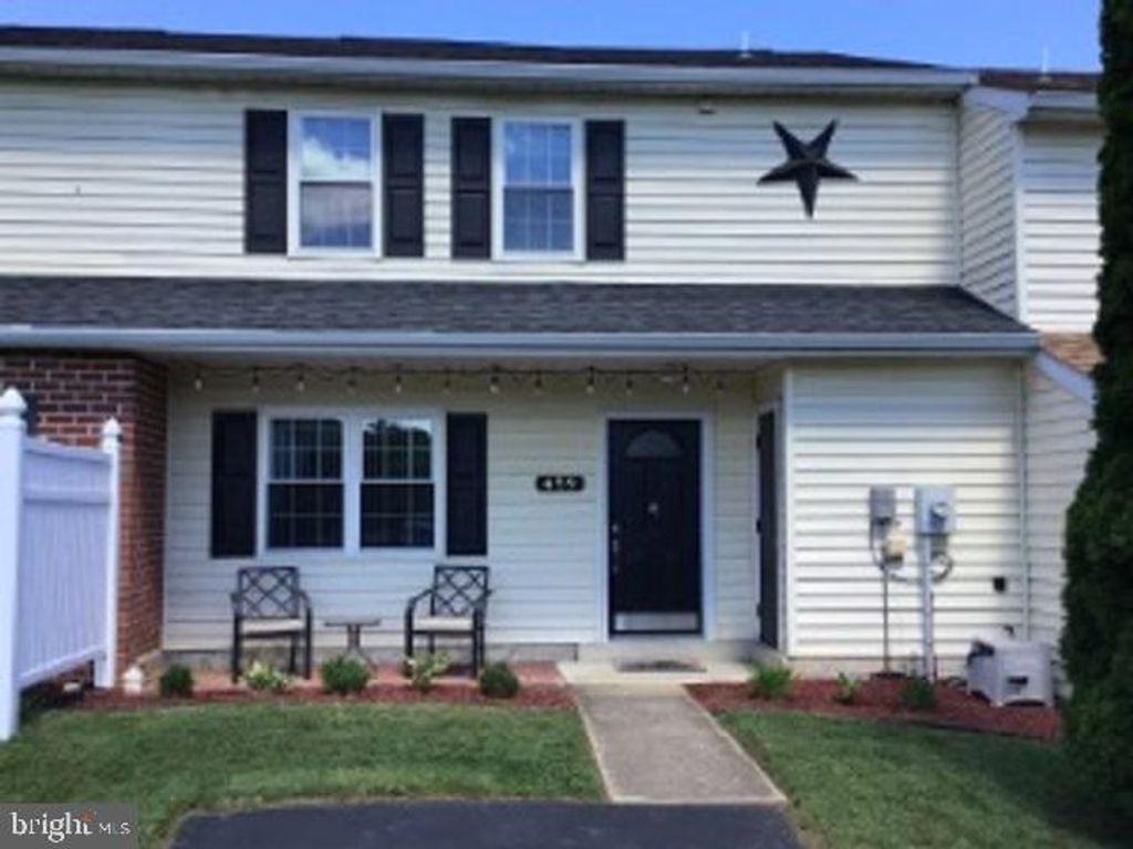 Photo of 459 CROSSWINDS DR, LITITZ, PA 17543 (MLS # PALA2029000)