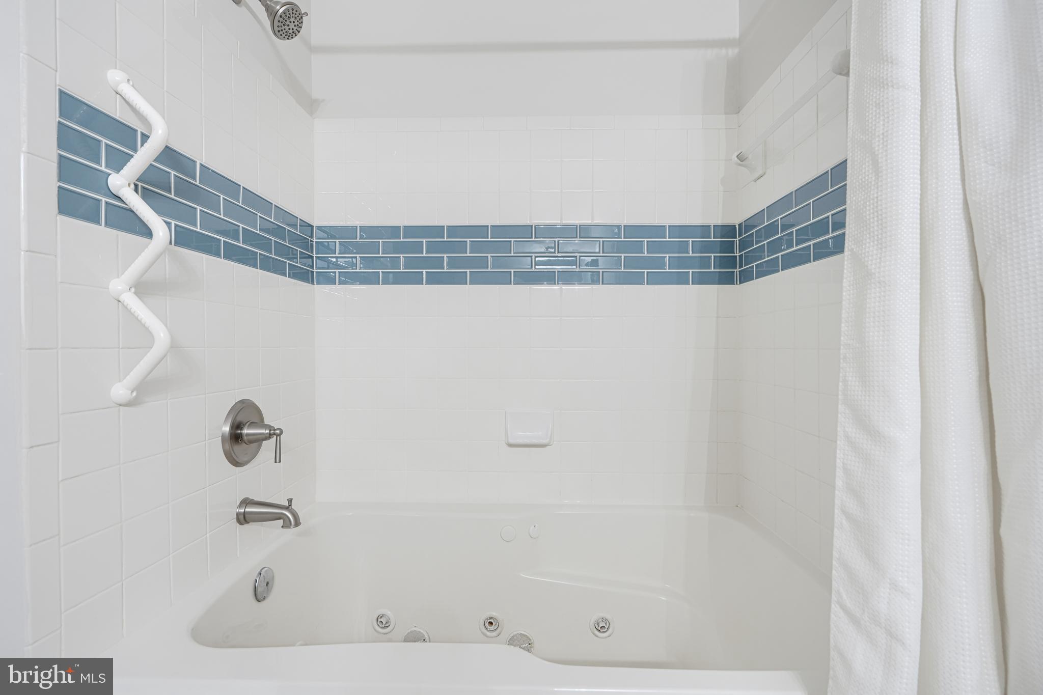 DEVONSHIRE AT WHITEMARSH - Residential