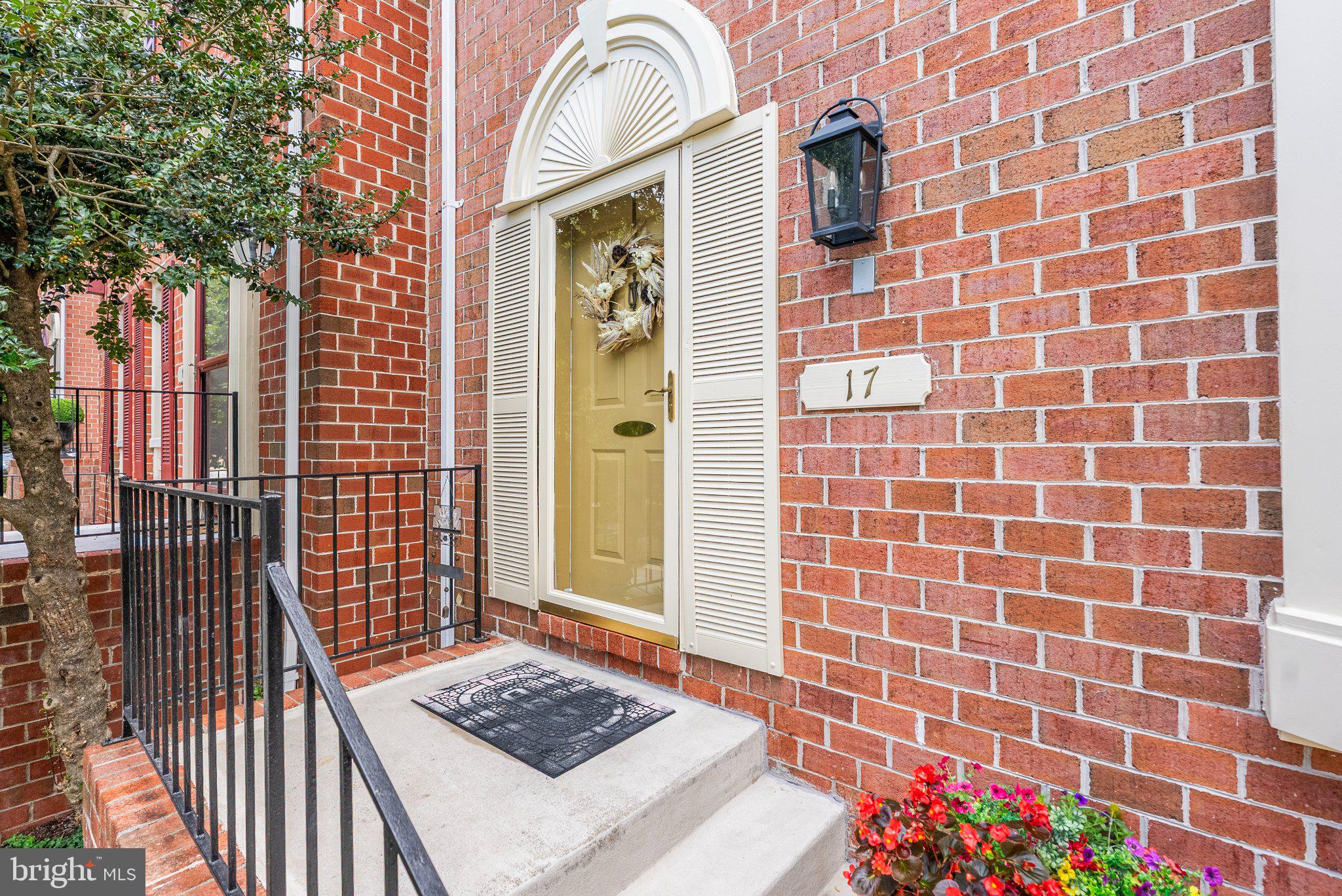 17 ALICEVIEW COURT