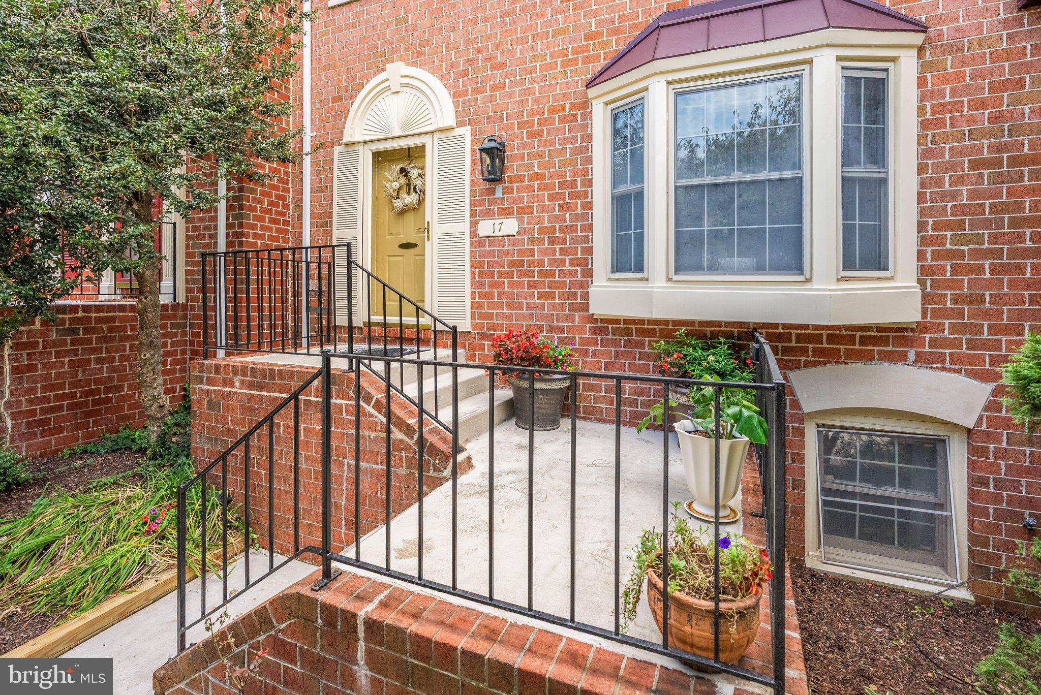17 ALICEVIEW COURT