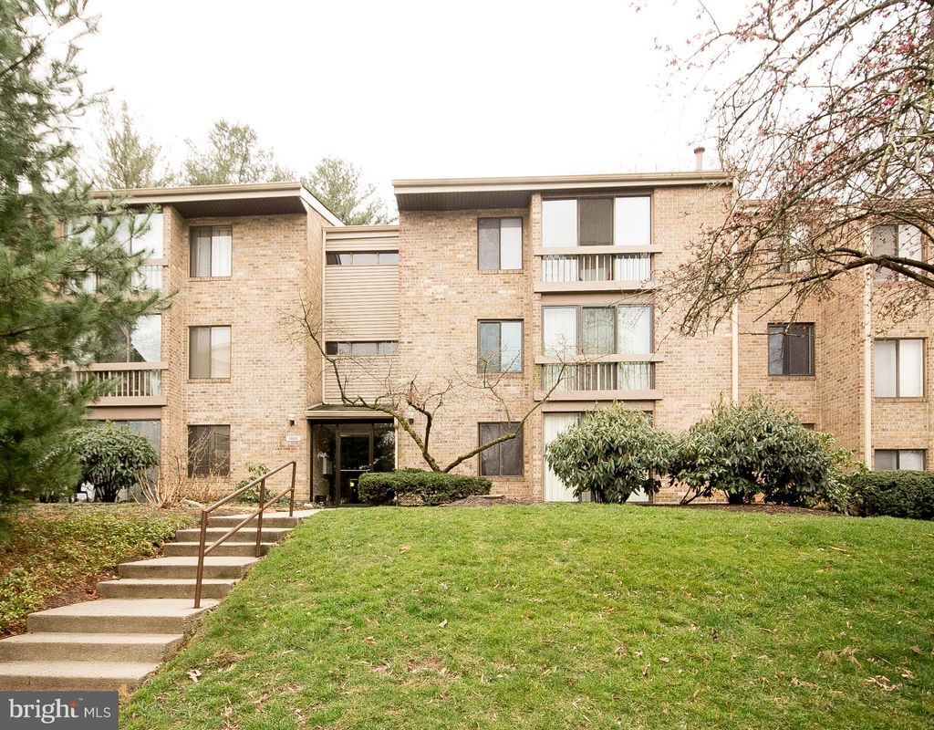 Photo of 10528 Cross Fox Lane #C-2, COLUMBIA, MD 21044 (MLS # MDHW2059750)
