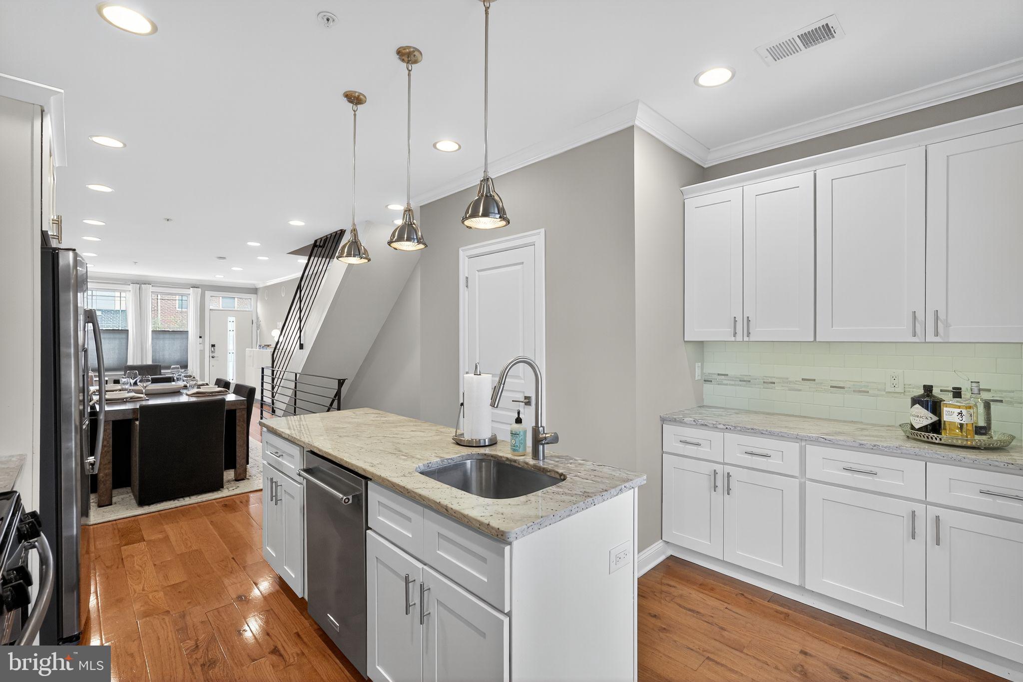 POINT BREEZE - Residential