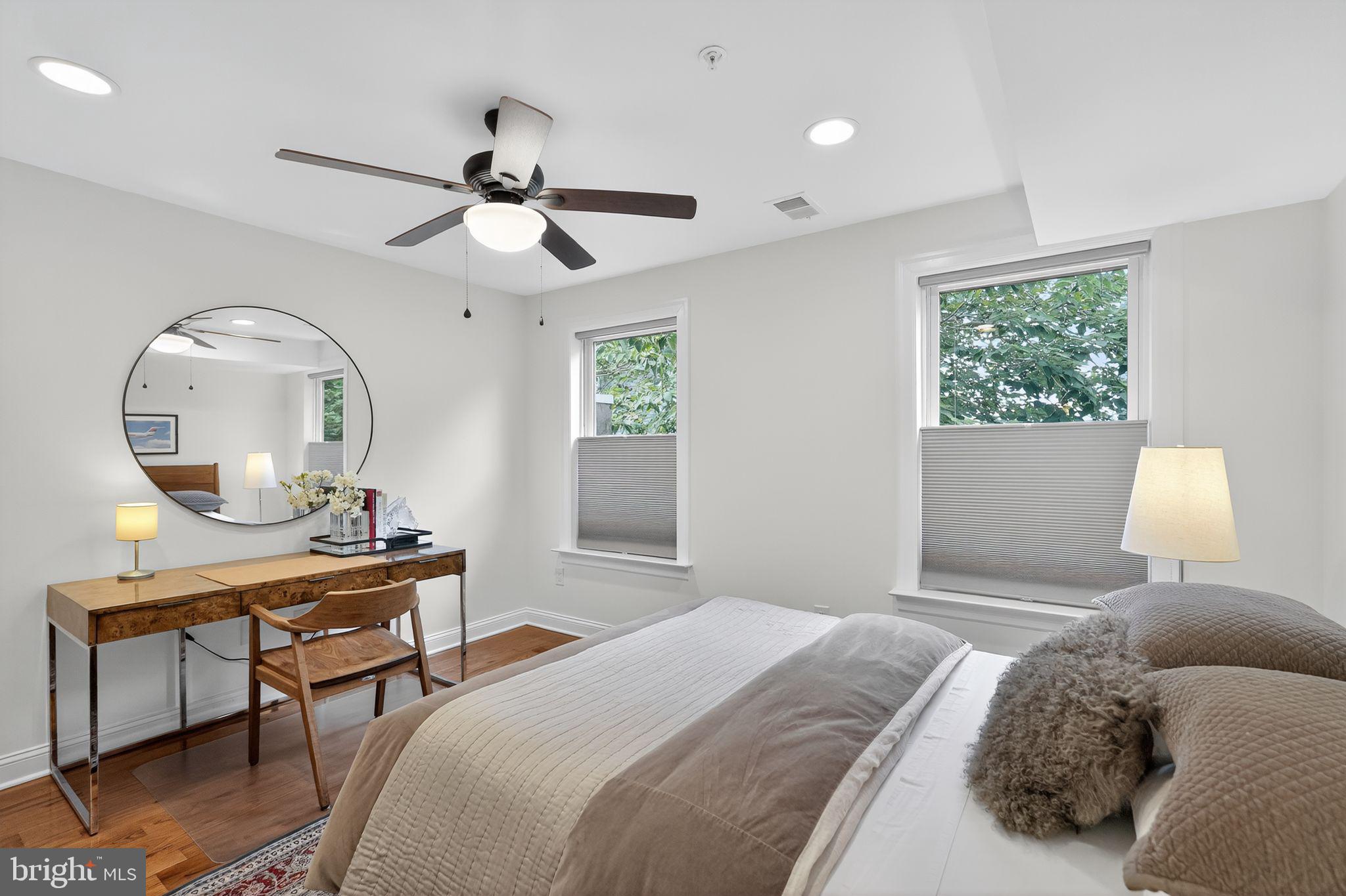 POINT BREEZE - Residential