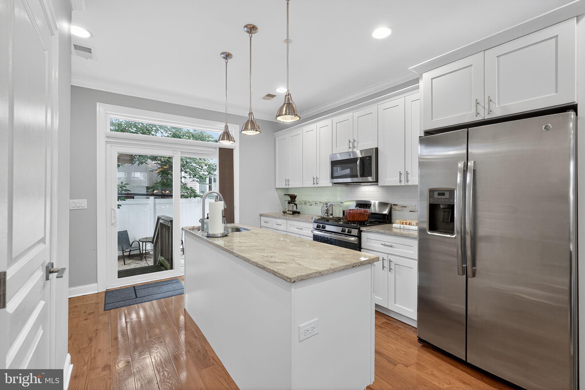 POINT BREEZE - Residential