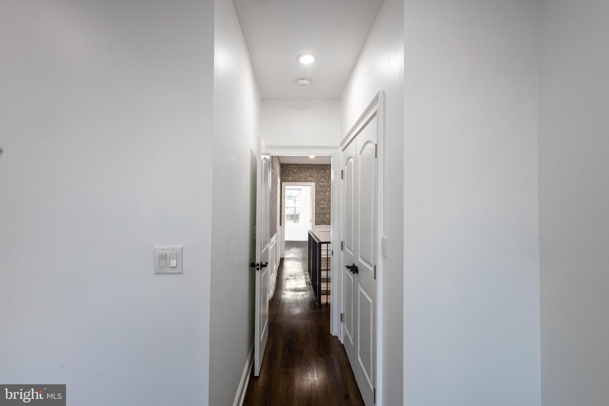 ELLWOOD PARK - Residential Lease