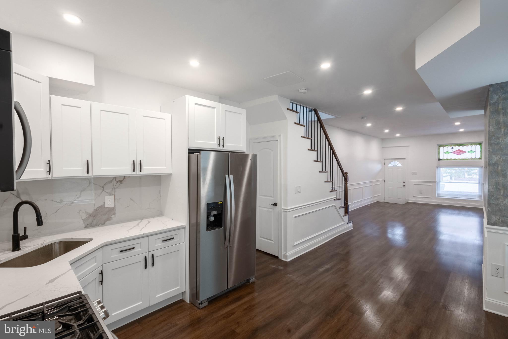 ELLWOOD PARK - Residential Lease