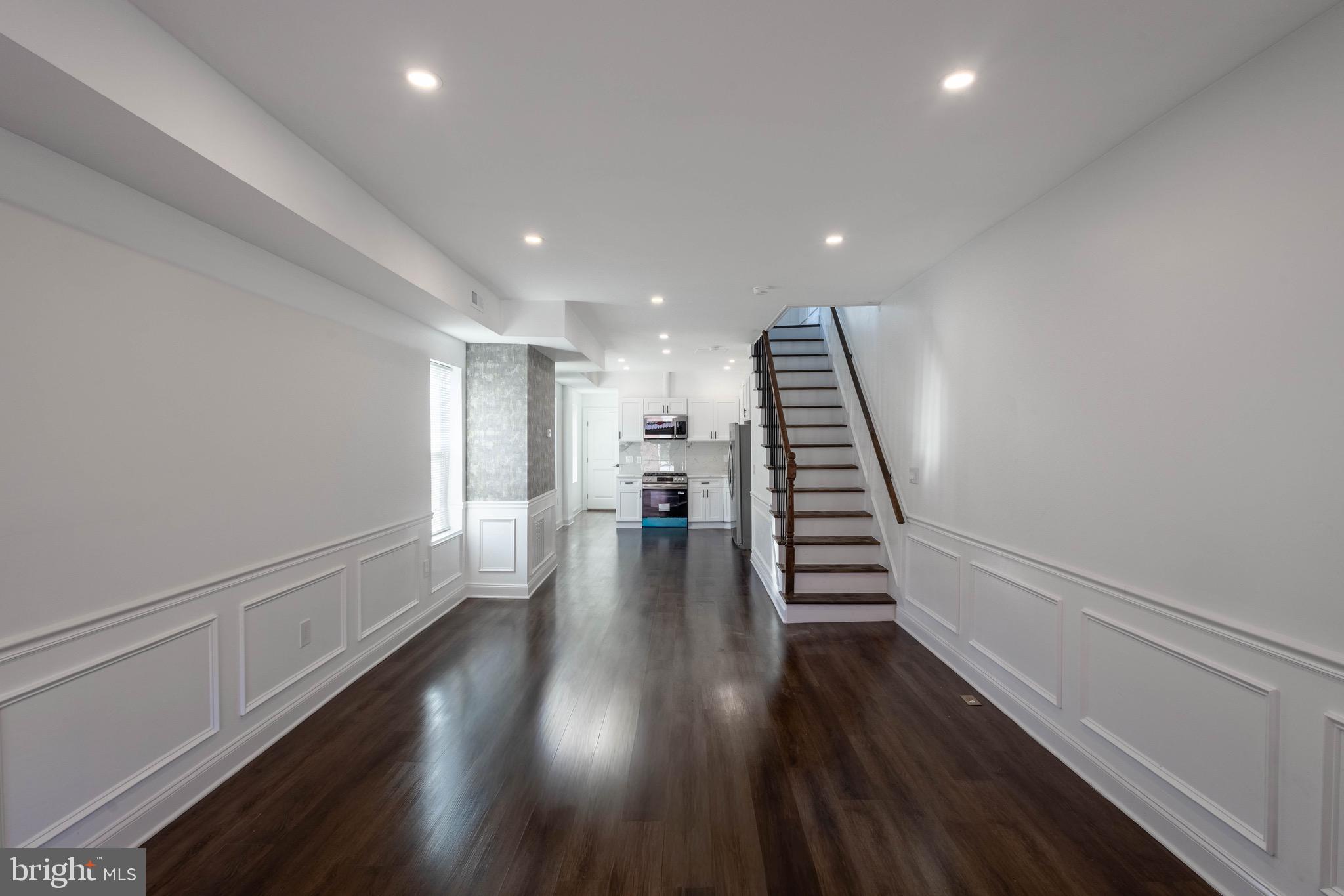 ELLWOOD PARK - Residential Lease