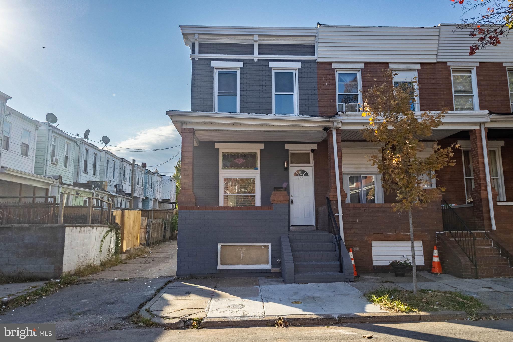 ELLWOOD PARK - Residential Lease