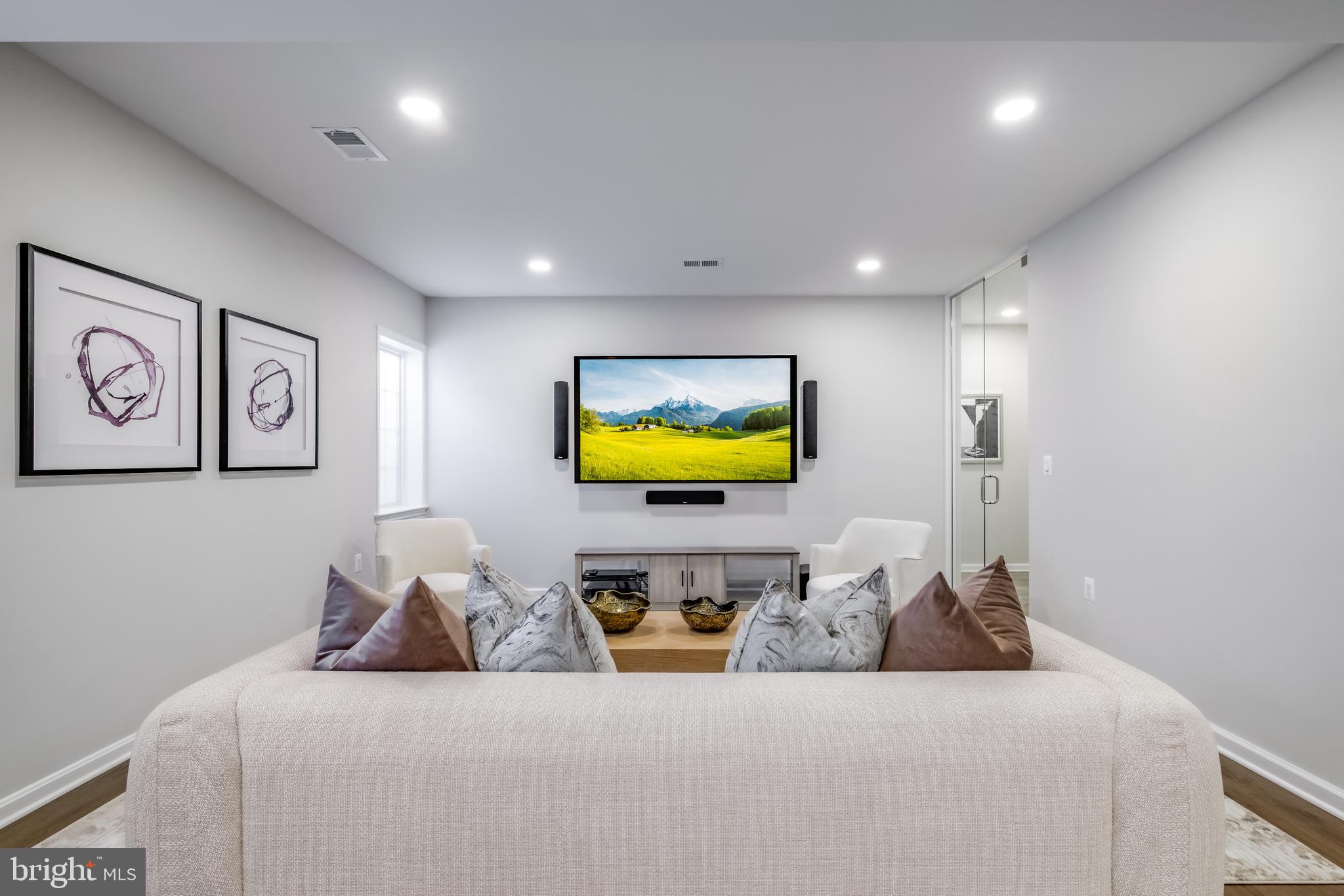SPRING VALLEY - Residential