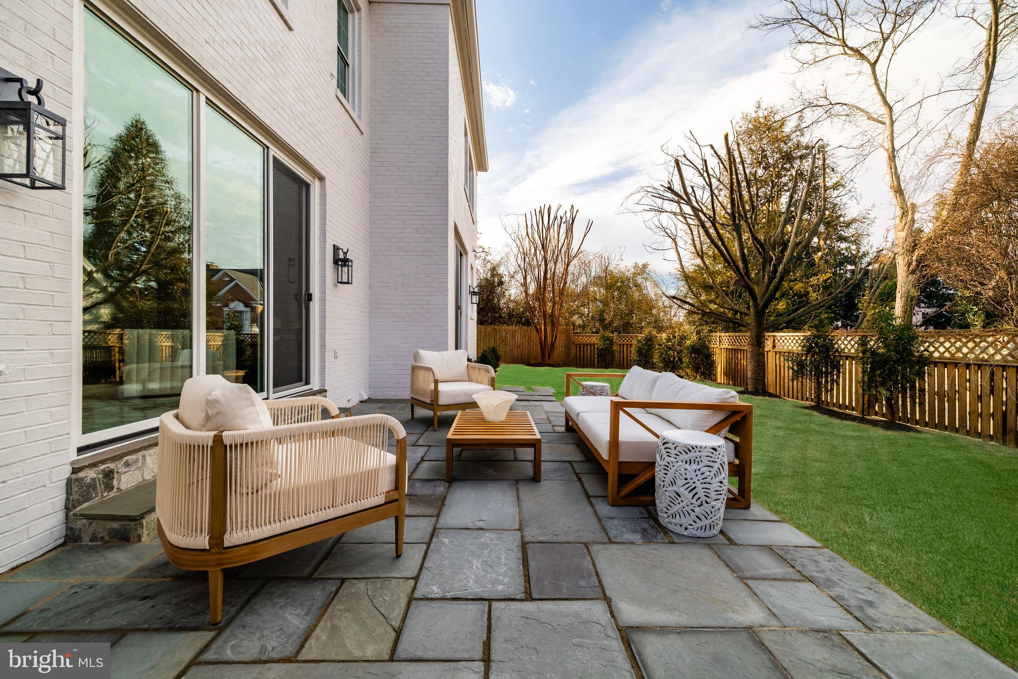 SPRING VALLEY - Residential
