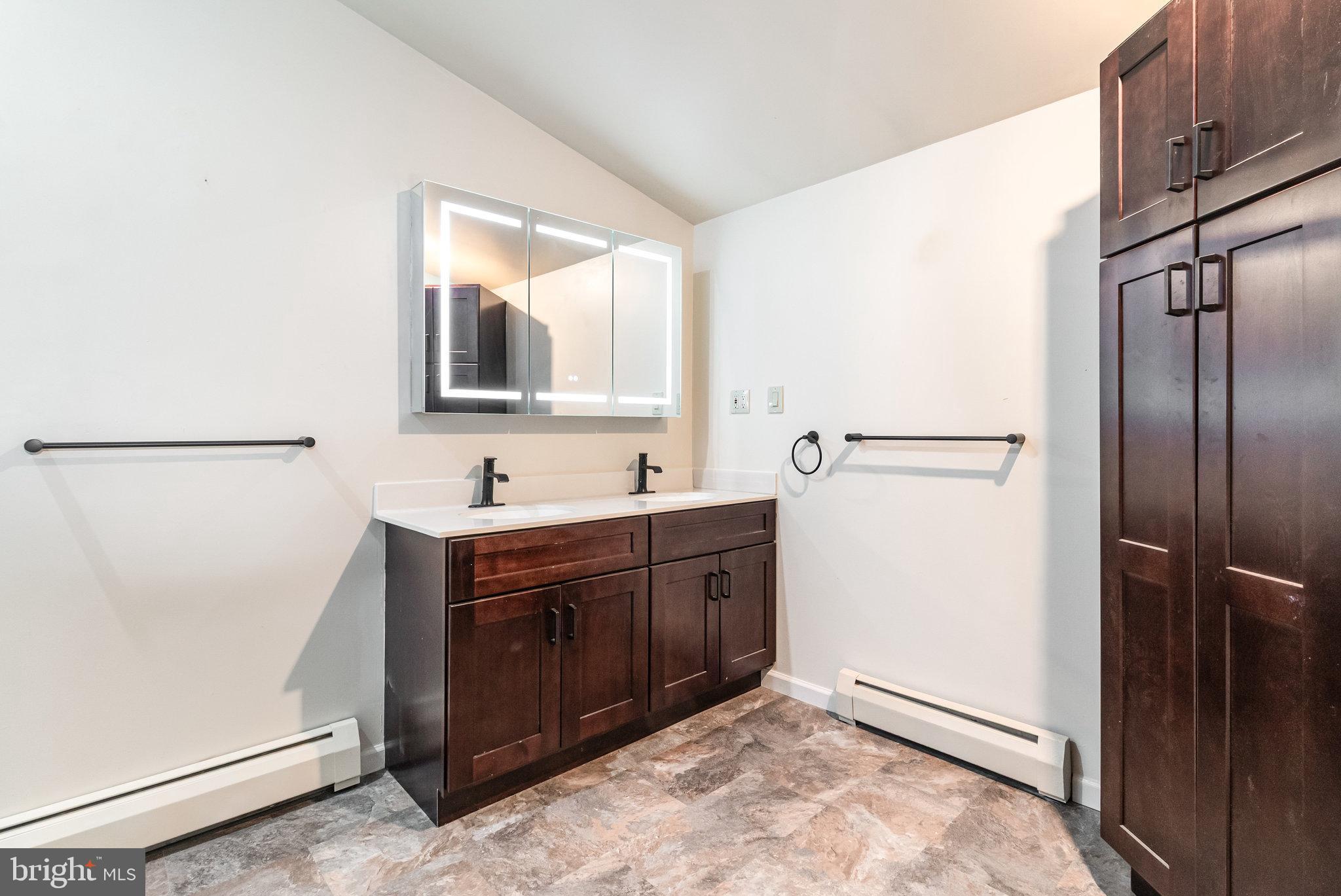 VILLAGE OF LINGLESTOWN - Residential