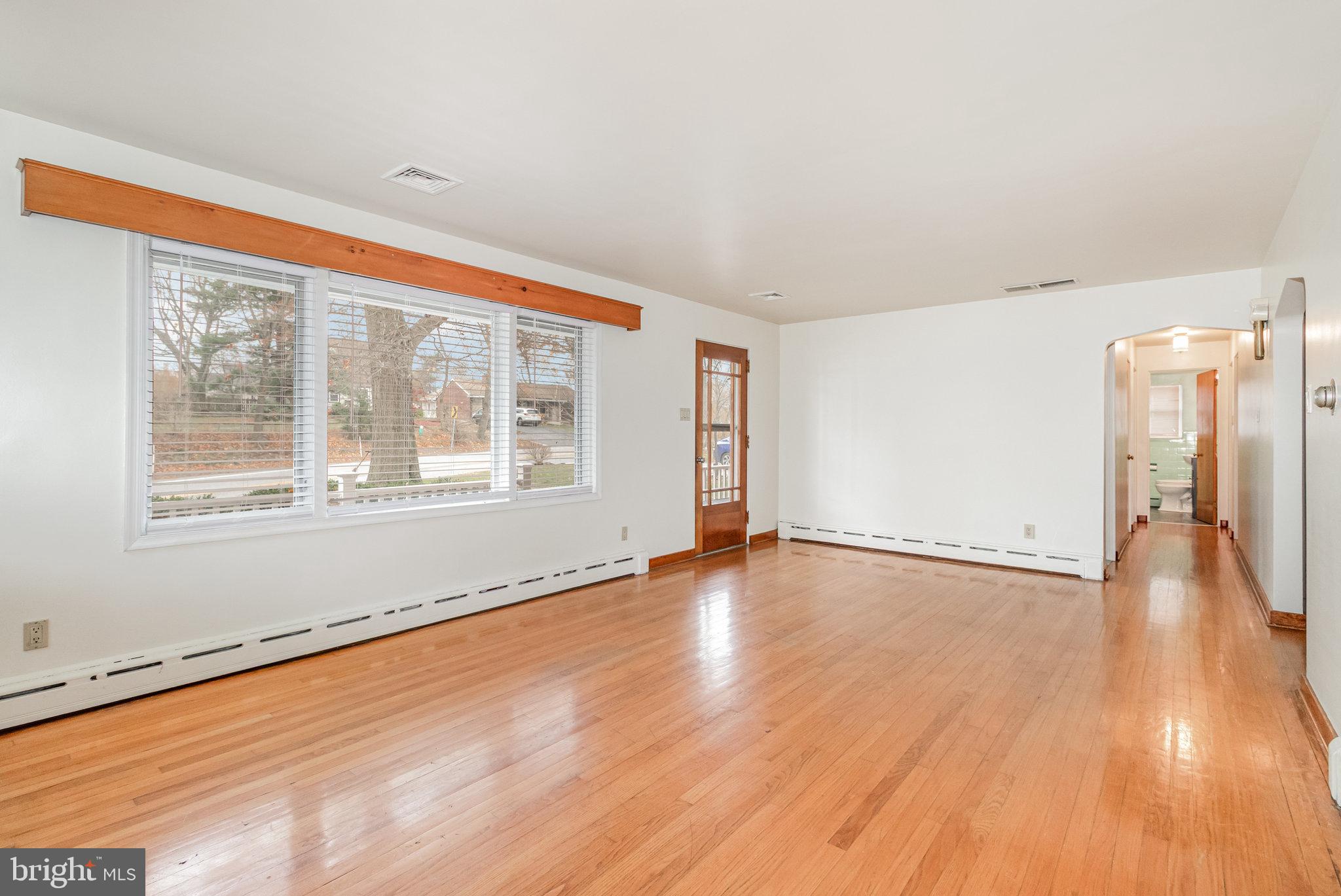 VILLAGE OF LINGLESTOWN - Residential