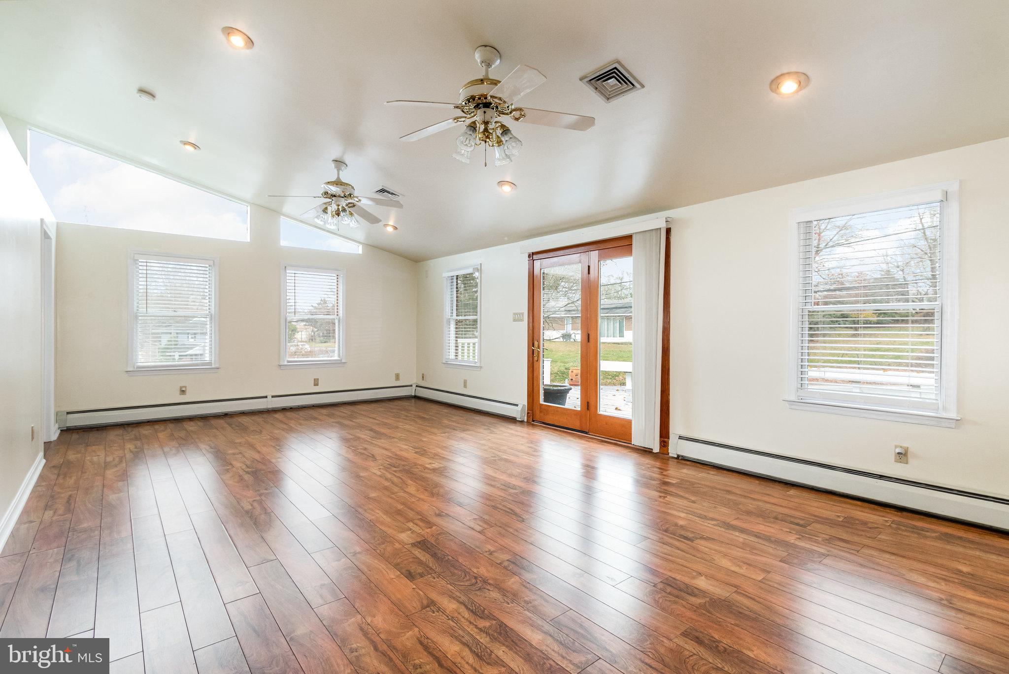 VILLAGE OF LINGLESTOWN - Residential