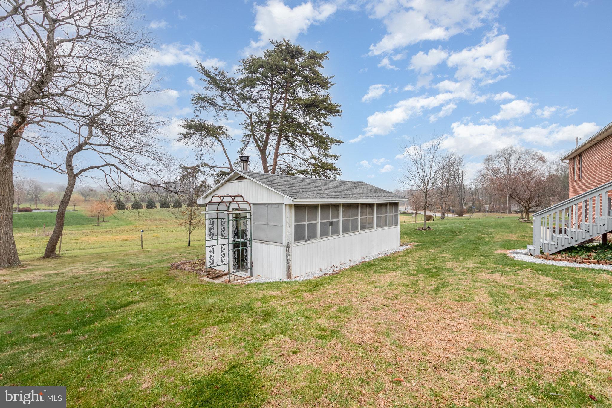 VILLAGE OF LINGLESTOWN - Residential