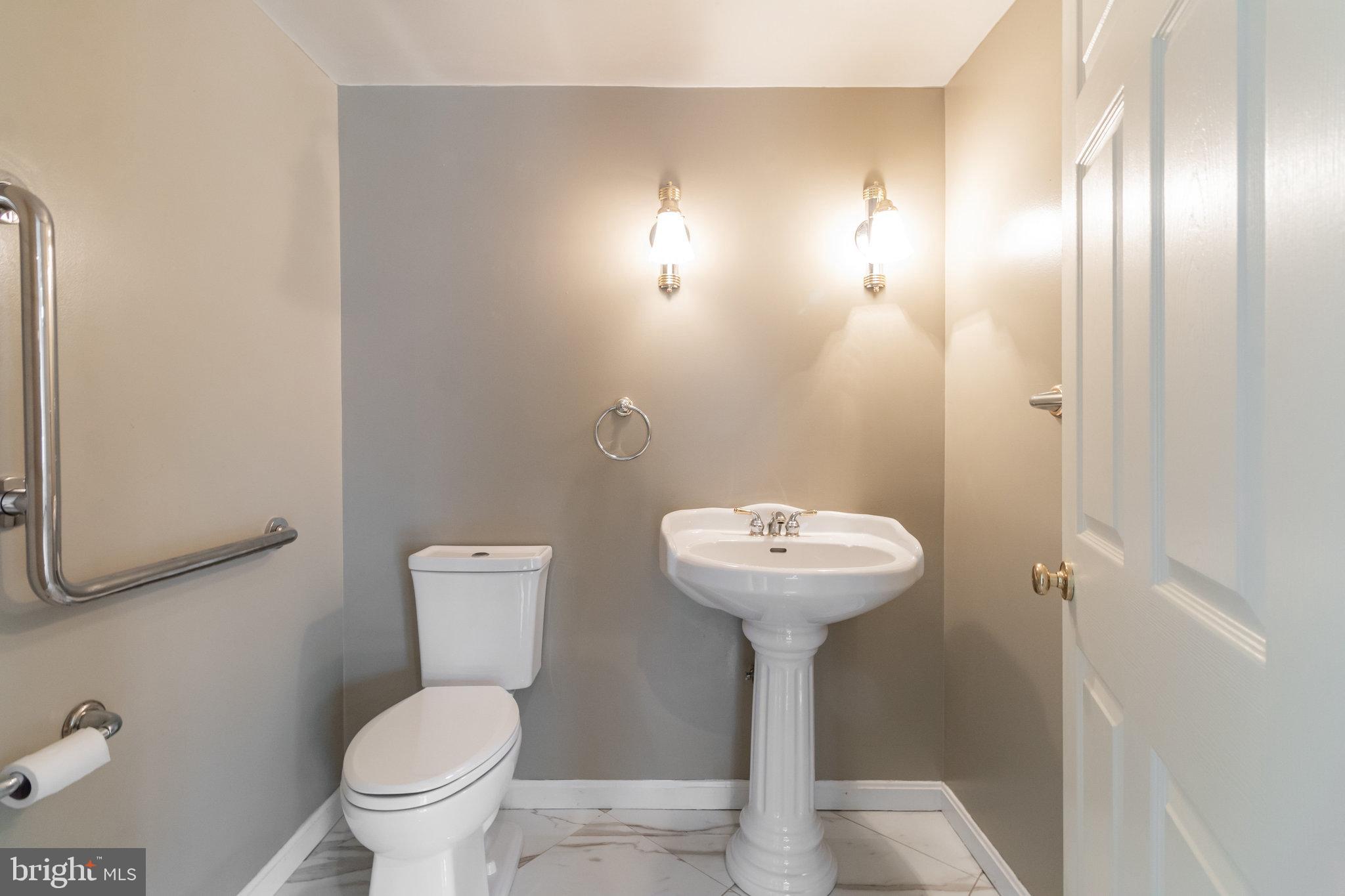 VILLAGE OF LINGLESTOWN - Residential