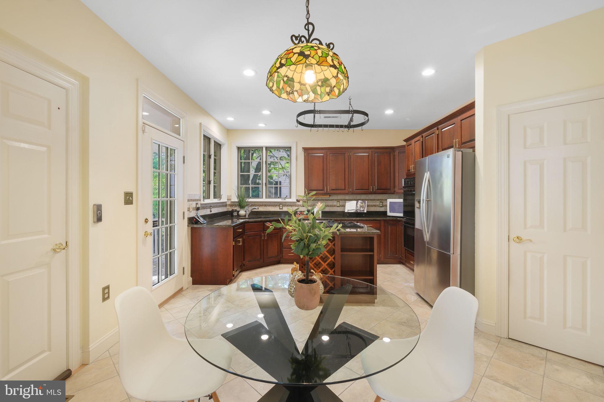 KENTLANDS - Residential