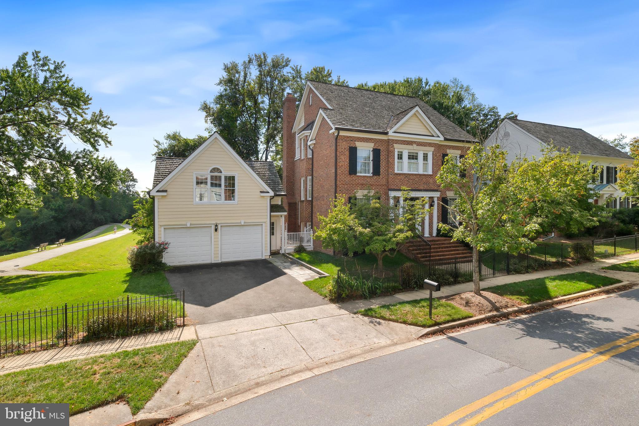 KENTLANDS - Residential